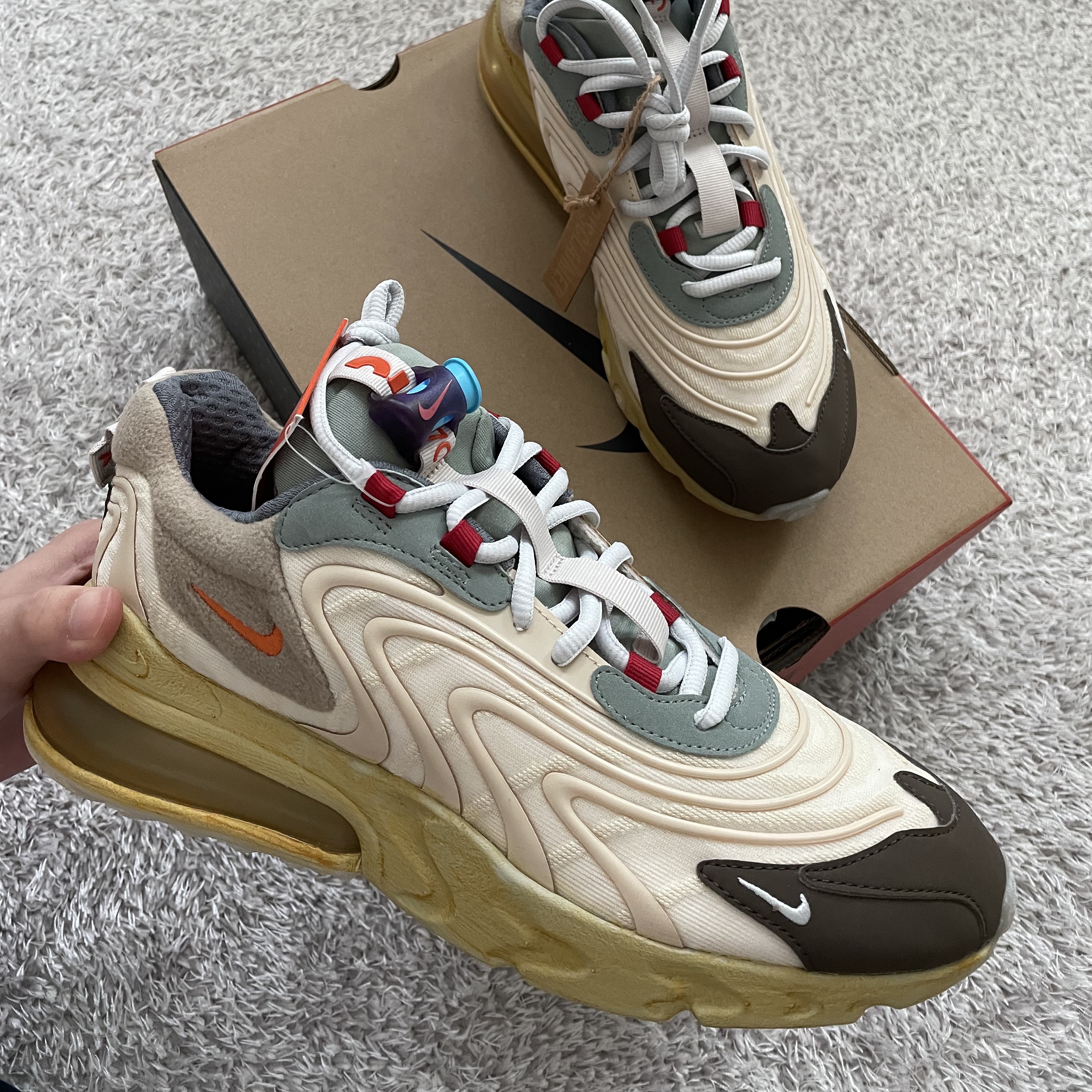 Nike x Travis Scott Air Max 270 React Cactus Trails 착용 스타일 - 2