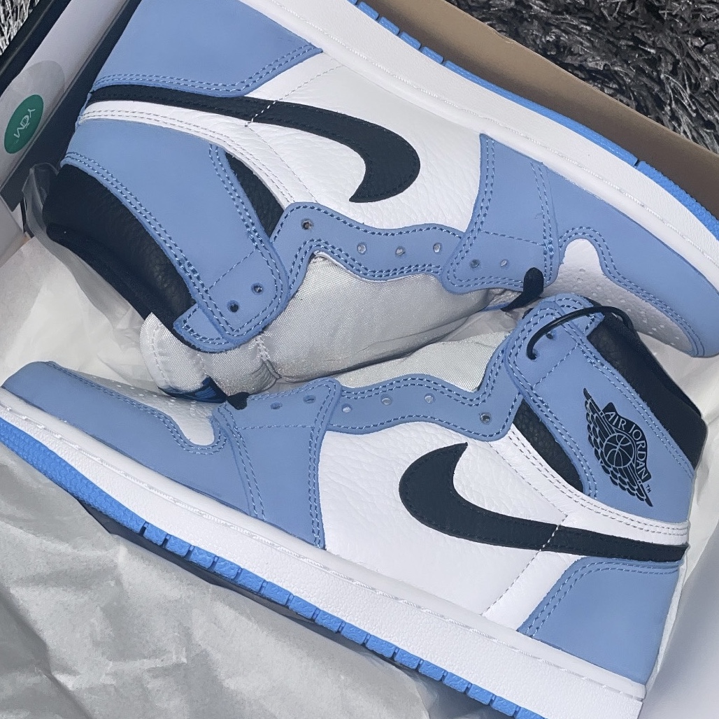 Jordan 1 Retro High OG University Blue 착용 스타일