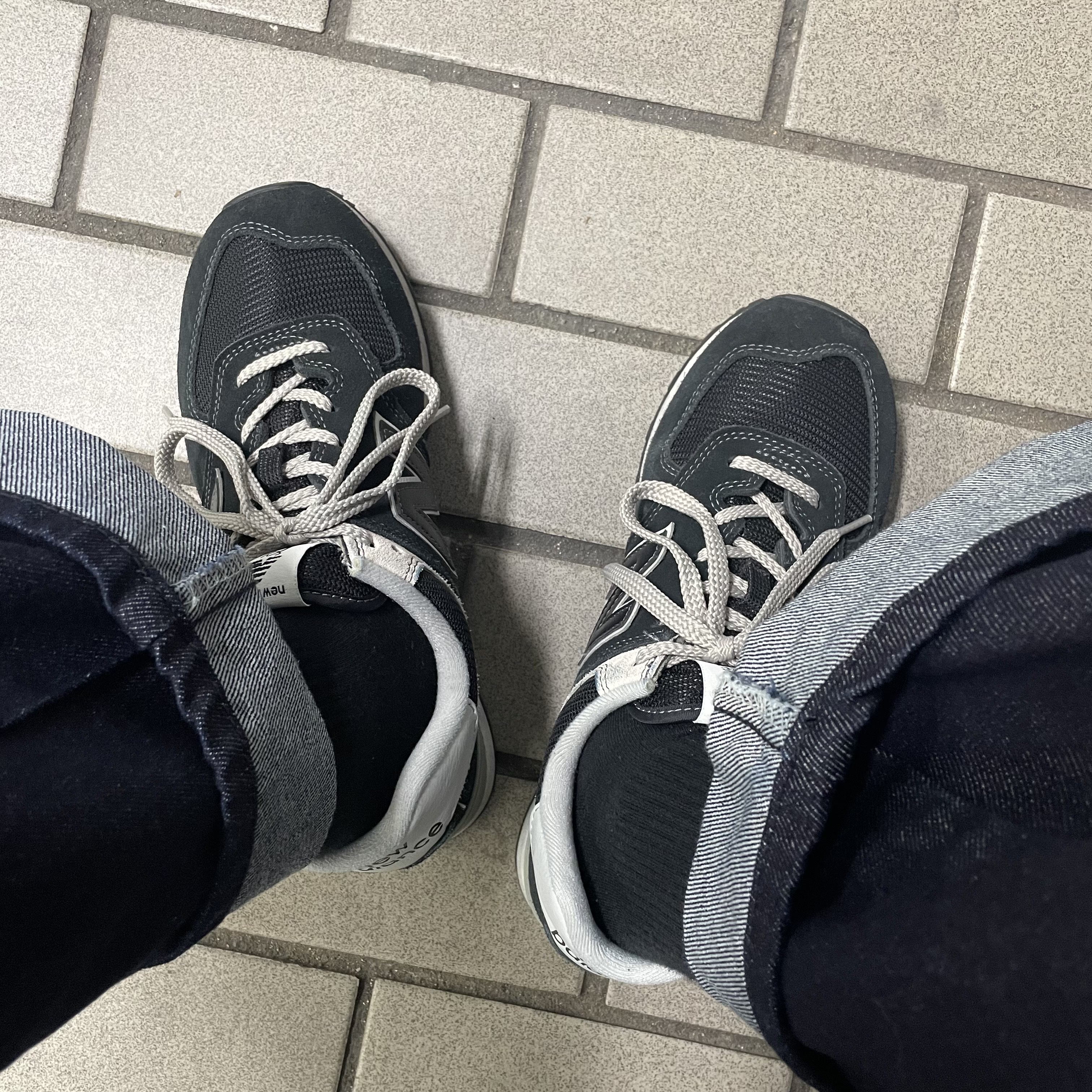 New Balance 574 Classic Black - D Standard 착용 스타일
