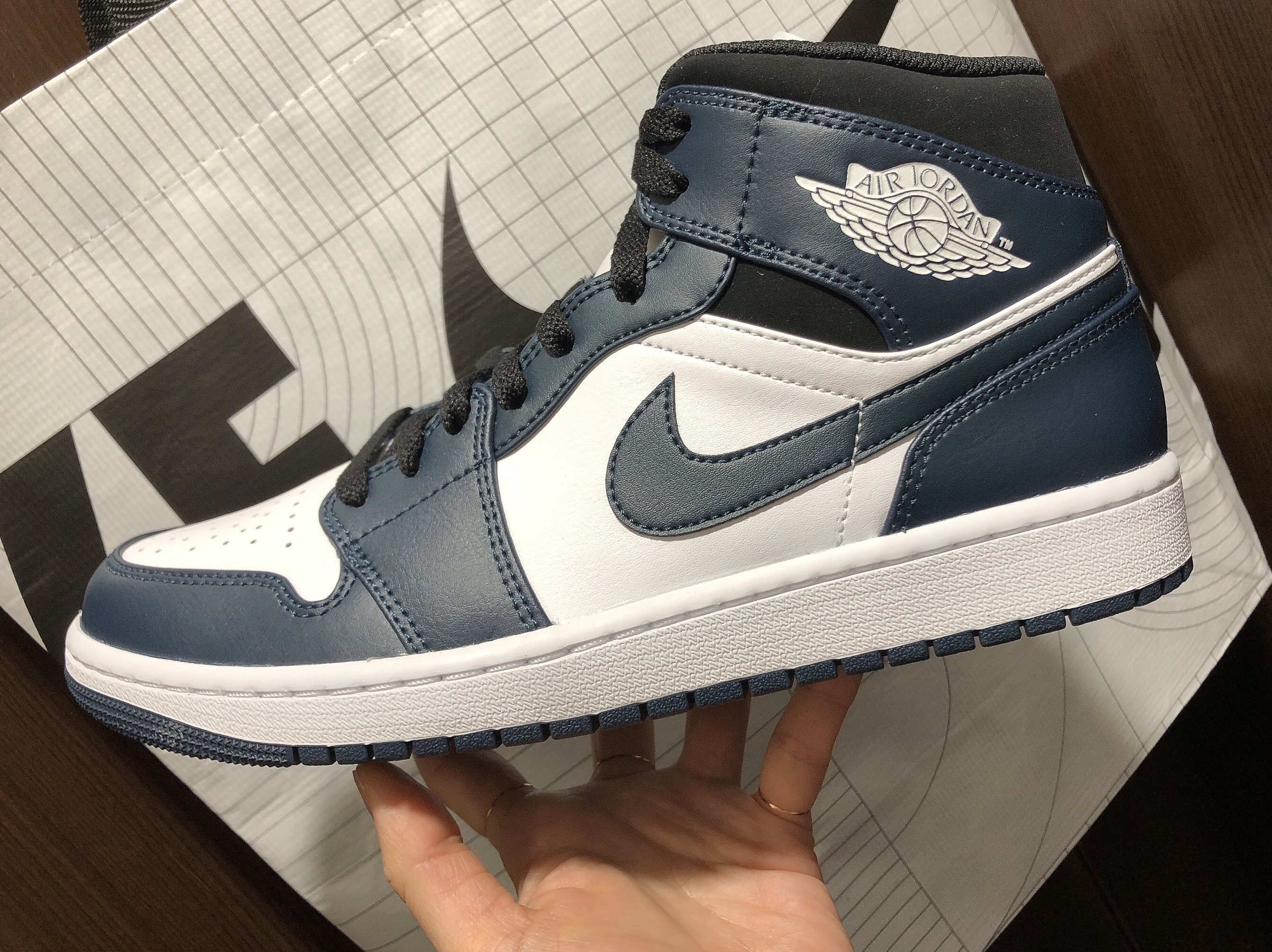 Jordan 1 Mid Dark Teal 착용 스타일 - 2