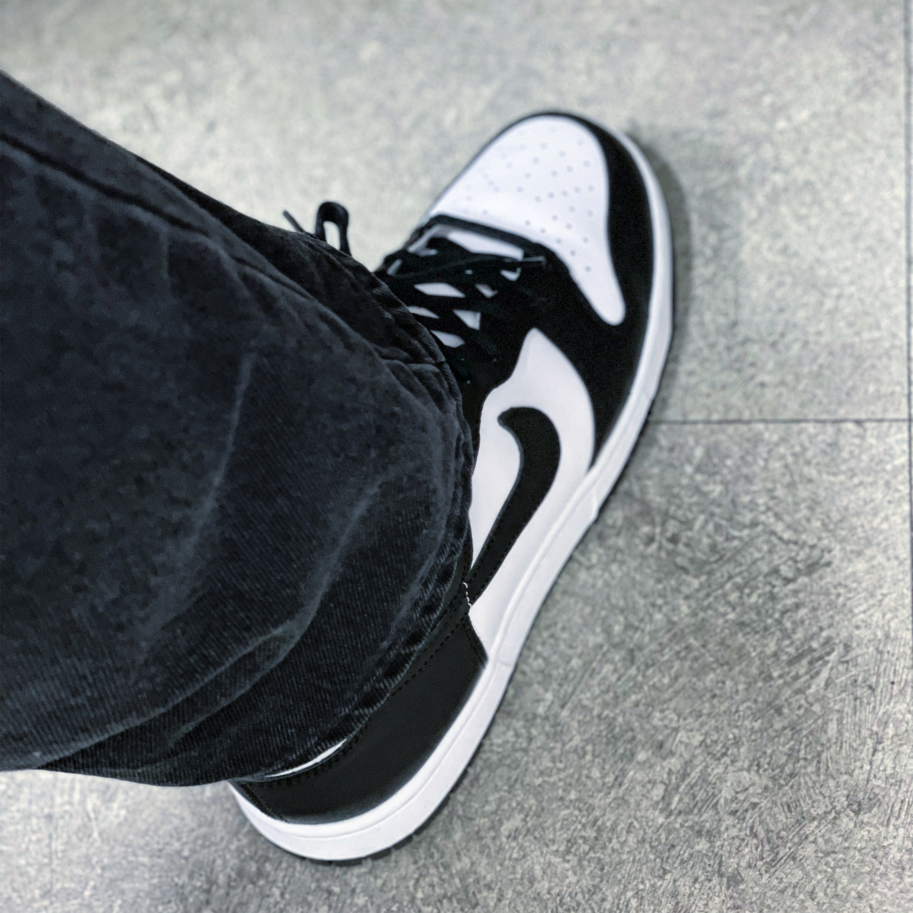 Nike Dunk High Retro Black and White 착용 스타일
