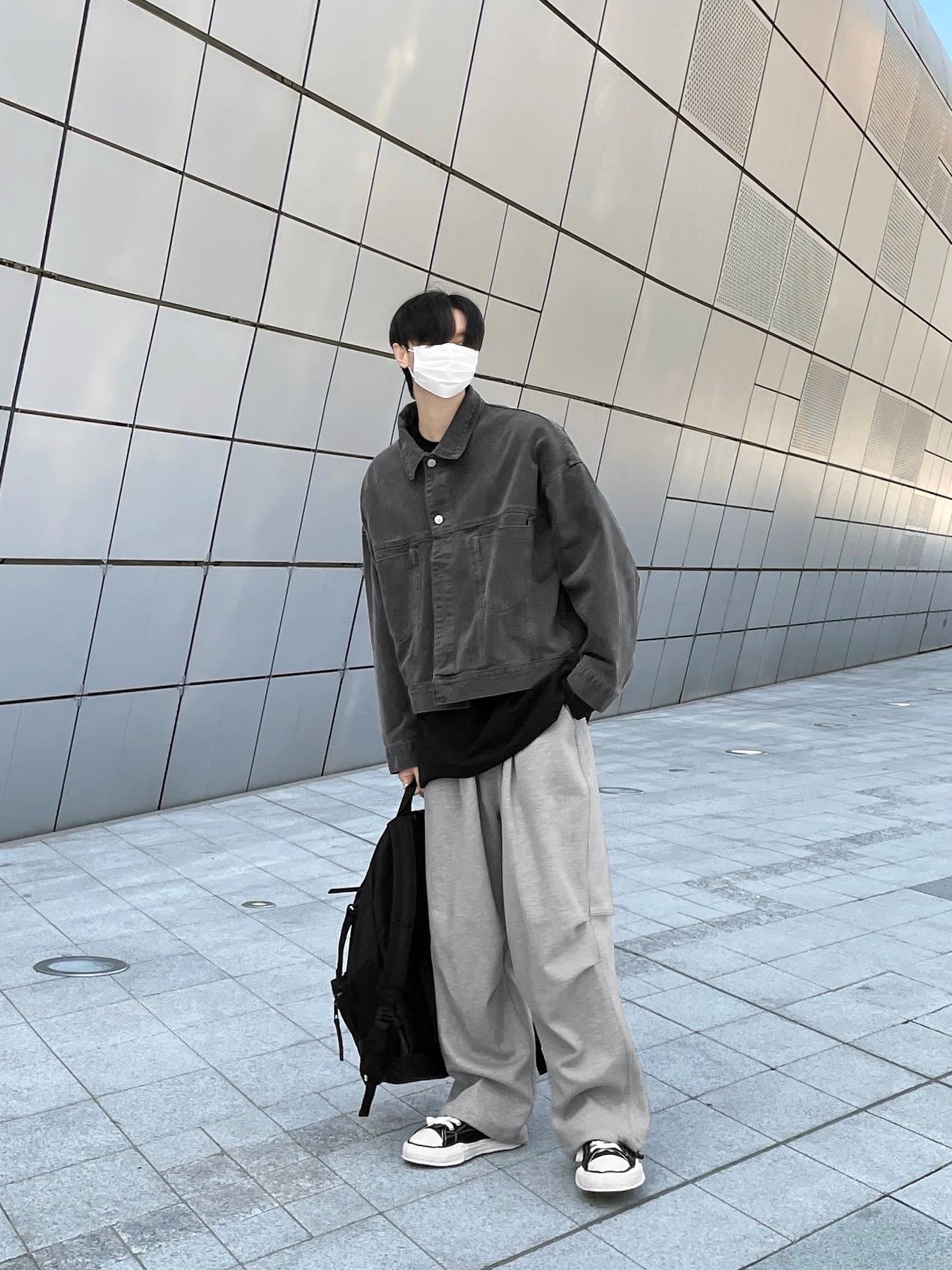 Maison Mihara Yasuhiro Peterson OG Sole Canvas Low Sneakers Black 착용 스타일 - 2