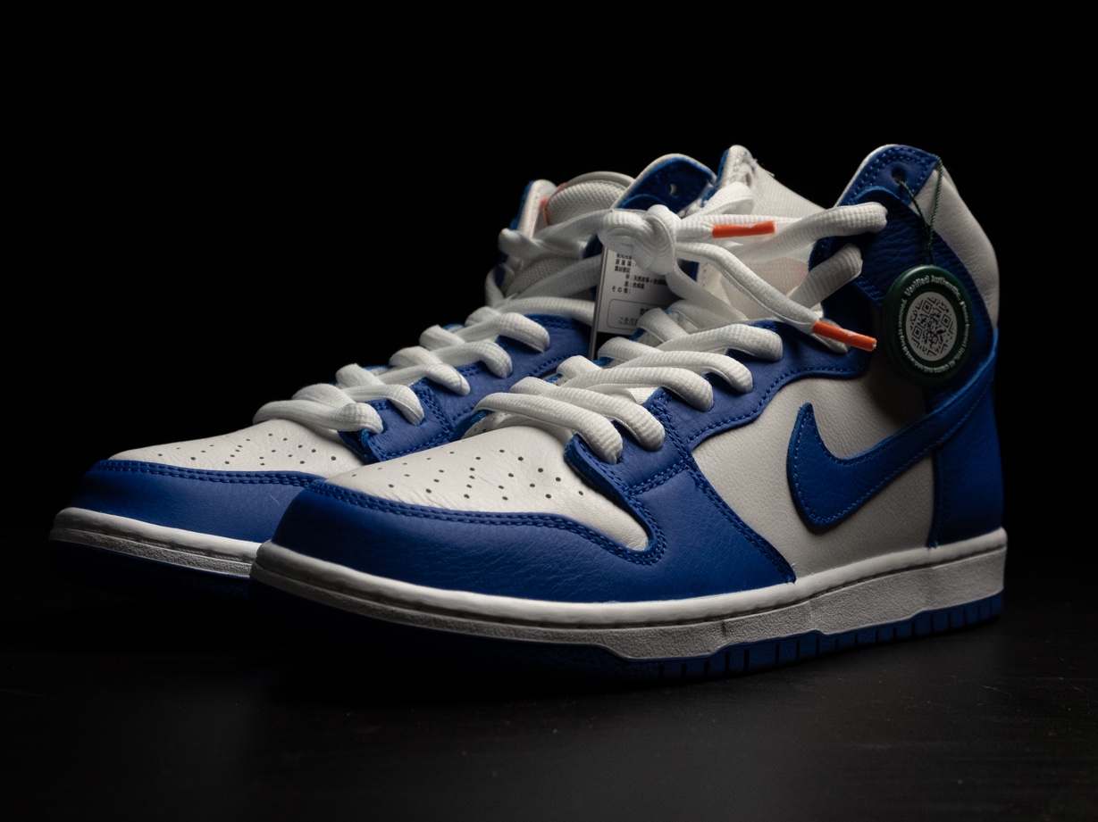 Nike SB Dunk High Pro ISO Kentucky 착용 스타일