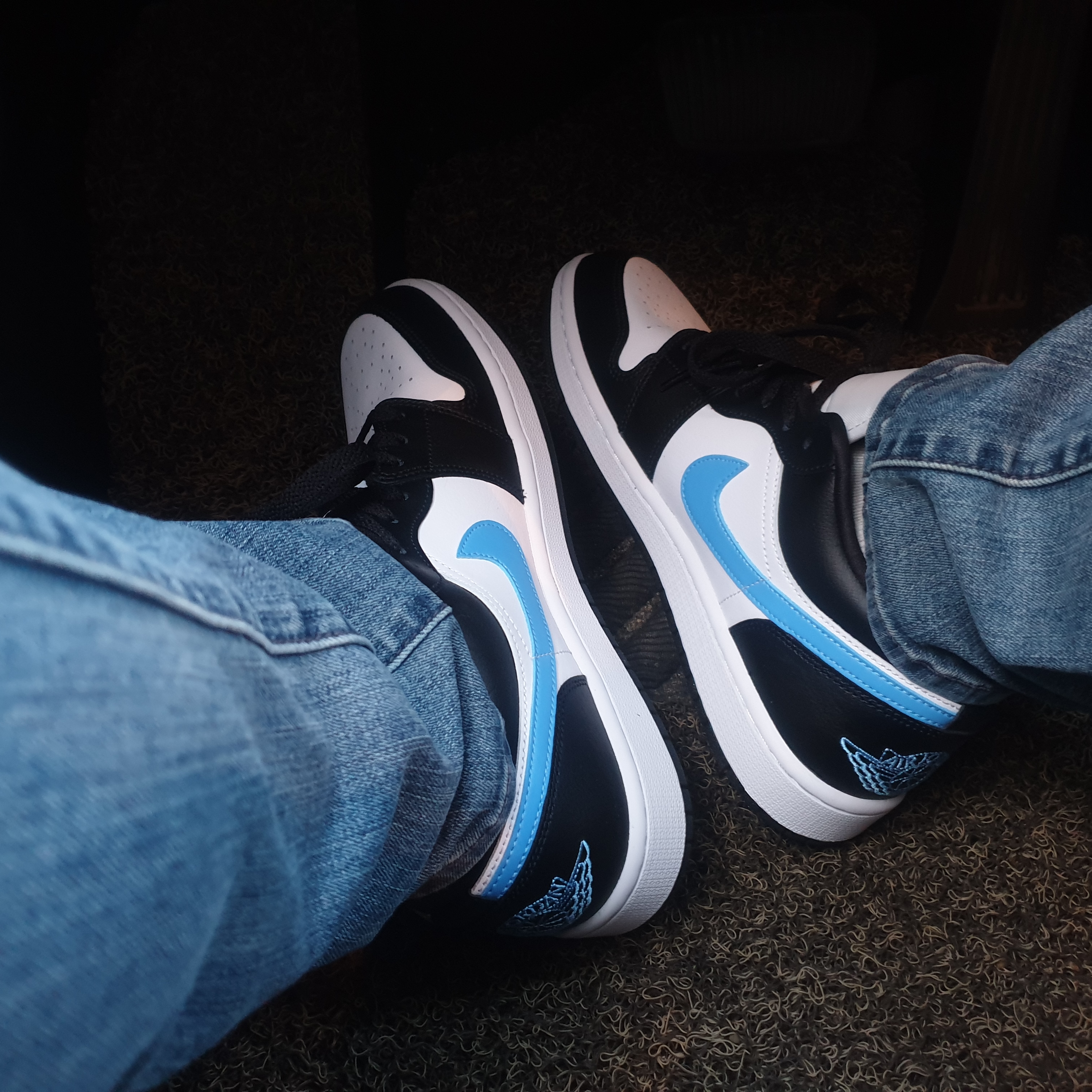 (W) Jordan 1 Low Black University Blue 착용 스타일