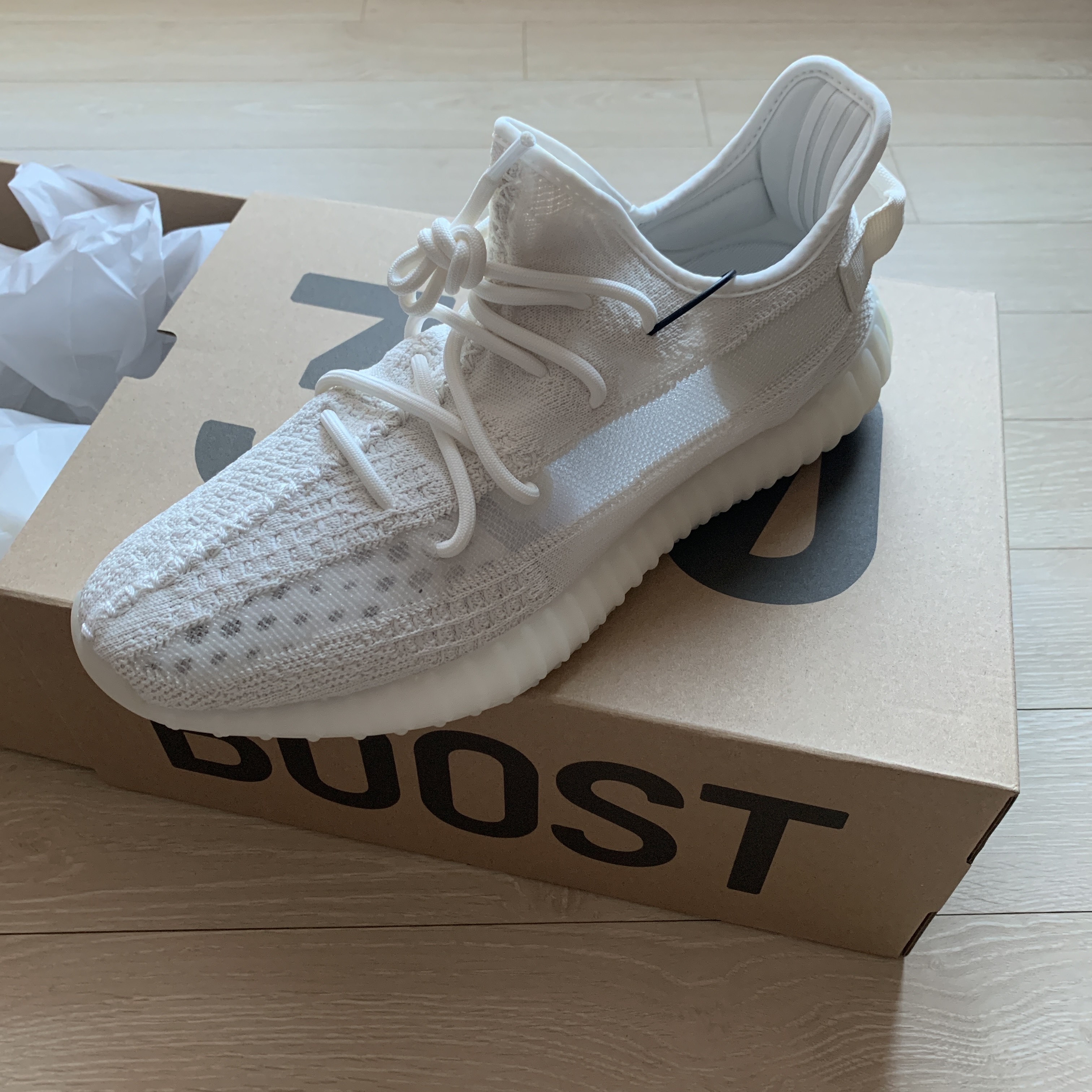 Adidas Yeezy Boost 350 V2 Bone 착용 스타일 - 2