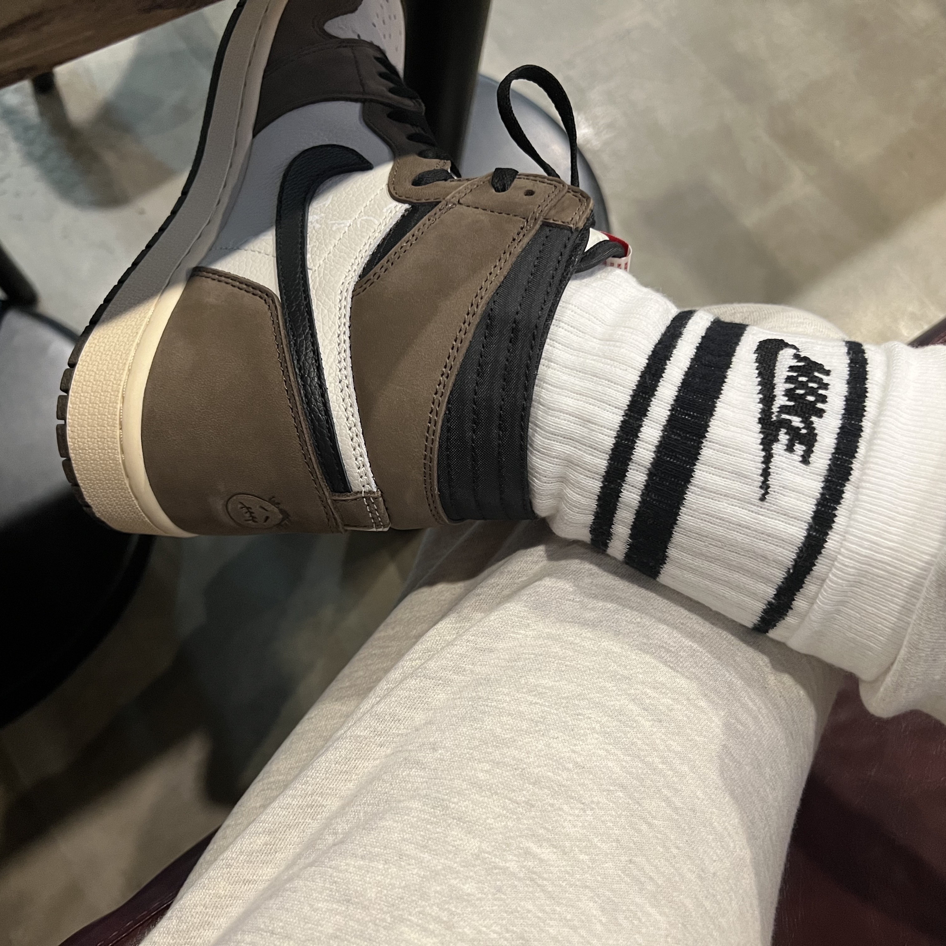 Jordan 1 x Travis Scott Retro High OG SP Mocha 착용 스타일