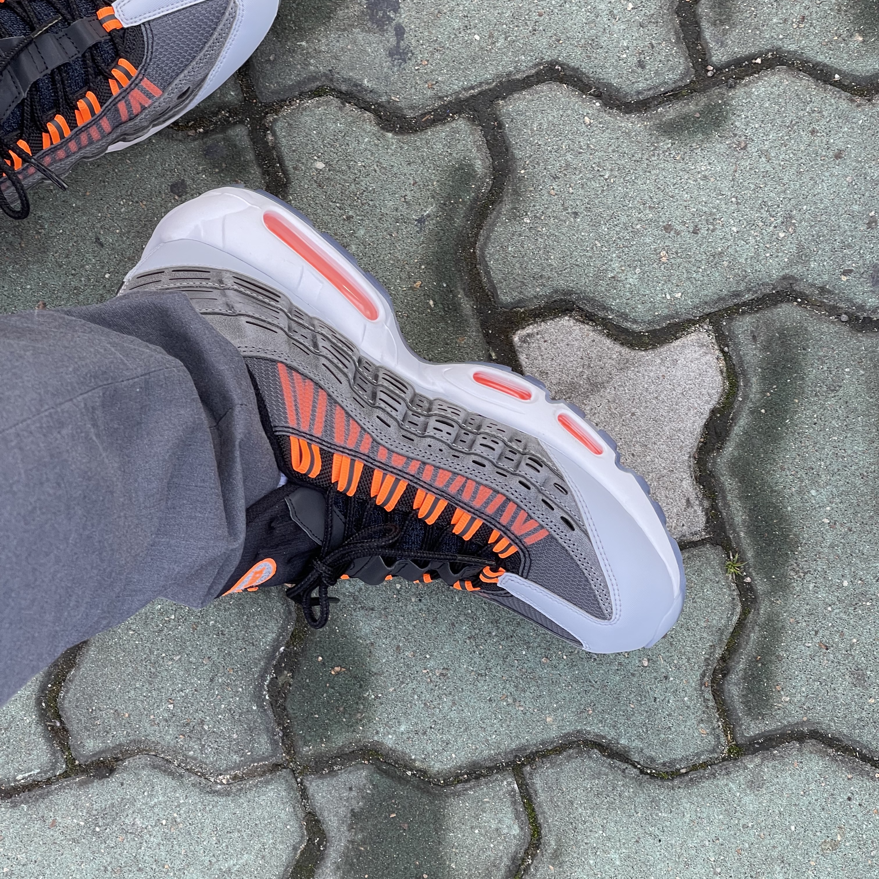 Nike x Kim Jones Air Max 95 Total Orange 착용 스타일 - 2