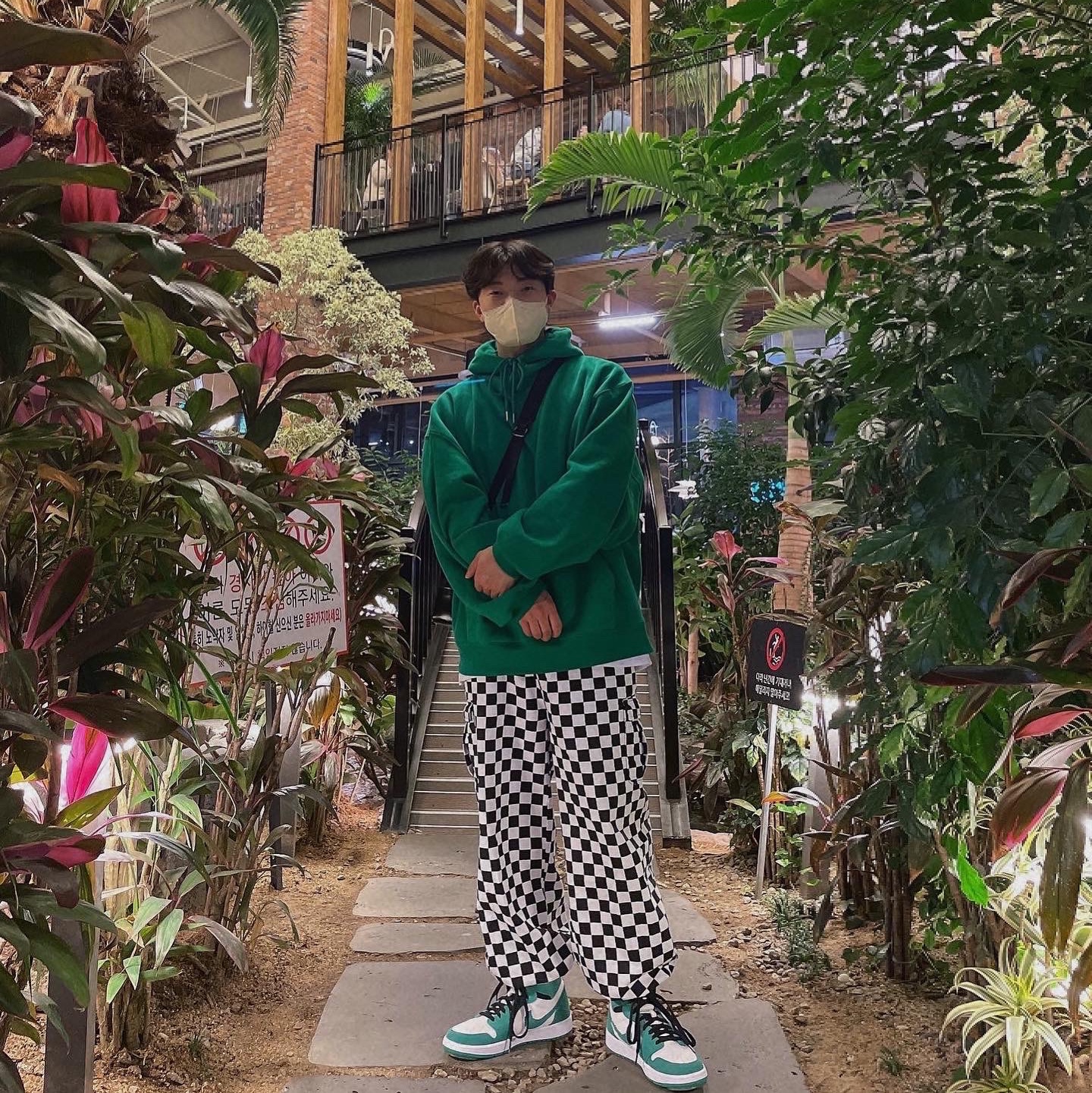 Jordan 1 Zoom Air CMFT Stadium Green 착용 스타일