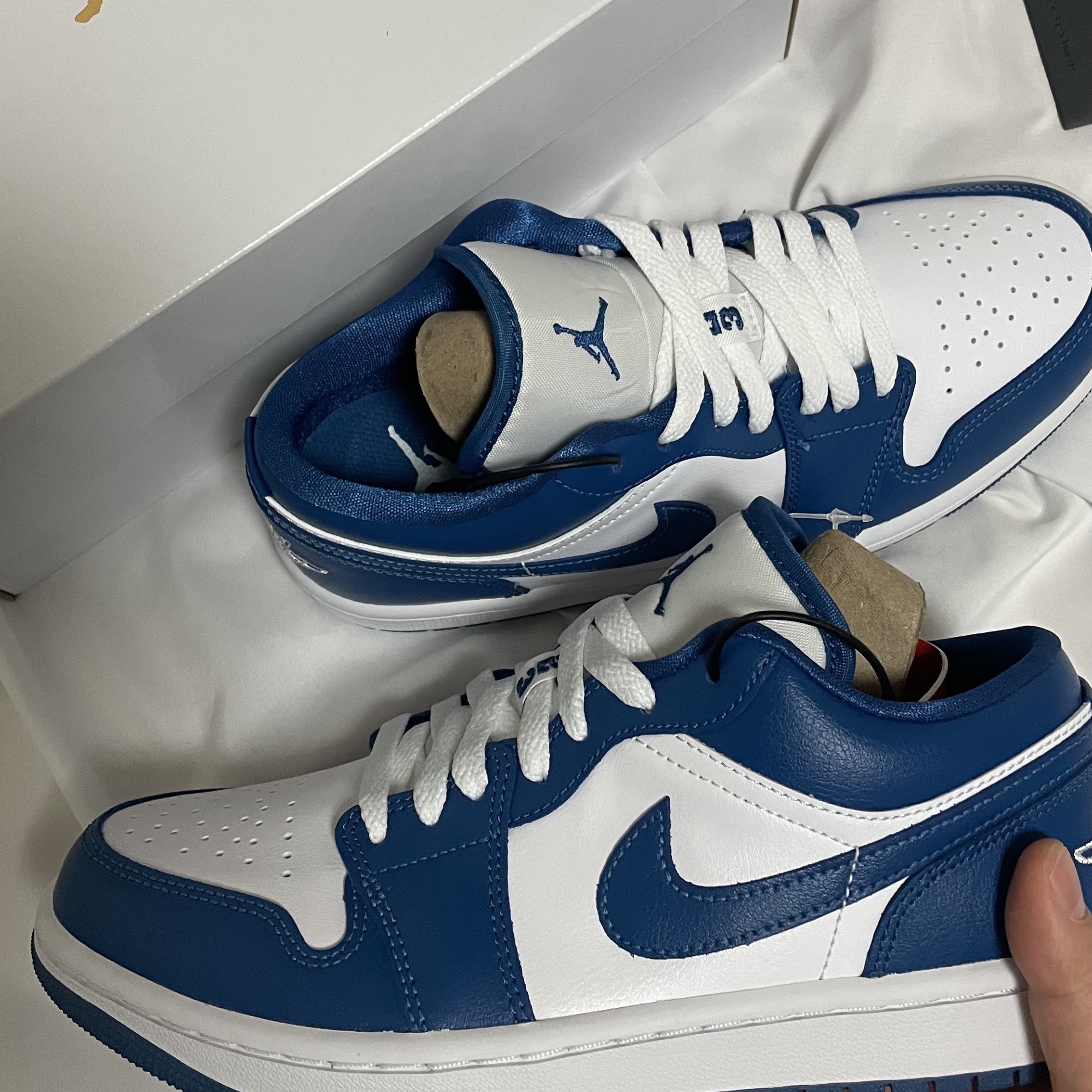 (W) Jordan 1 Low White Dark Marina Blue 착용 스타일