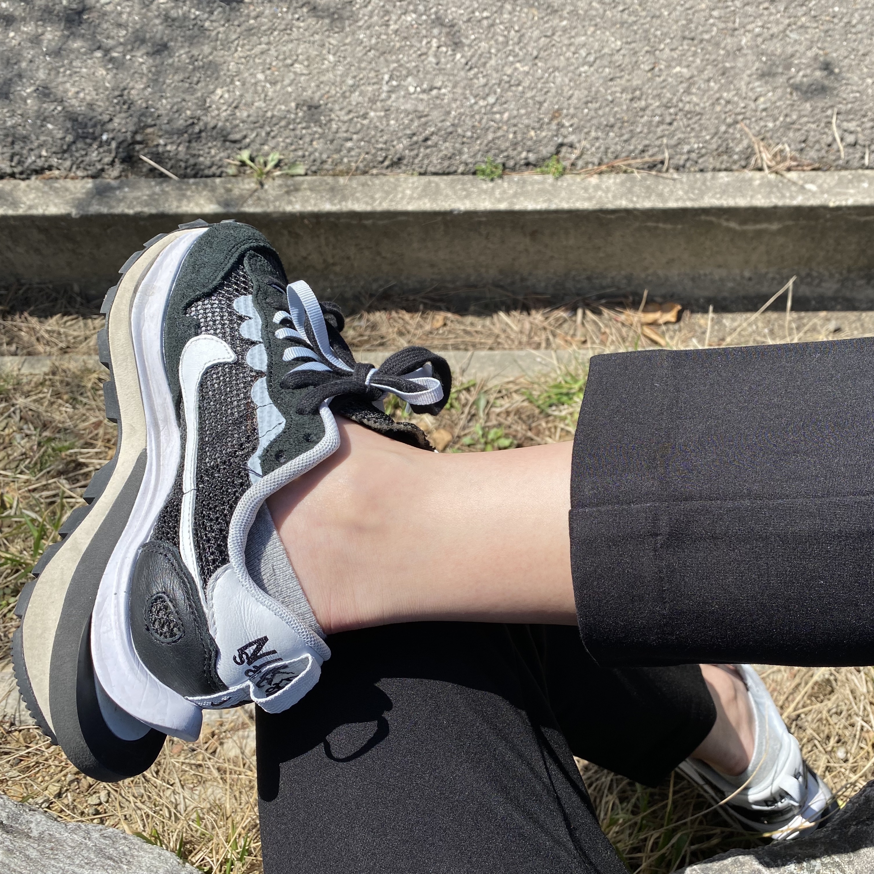 Nike x Sacai VaporWaffle Black White 착용 스타일