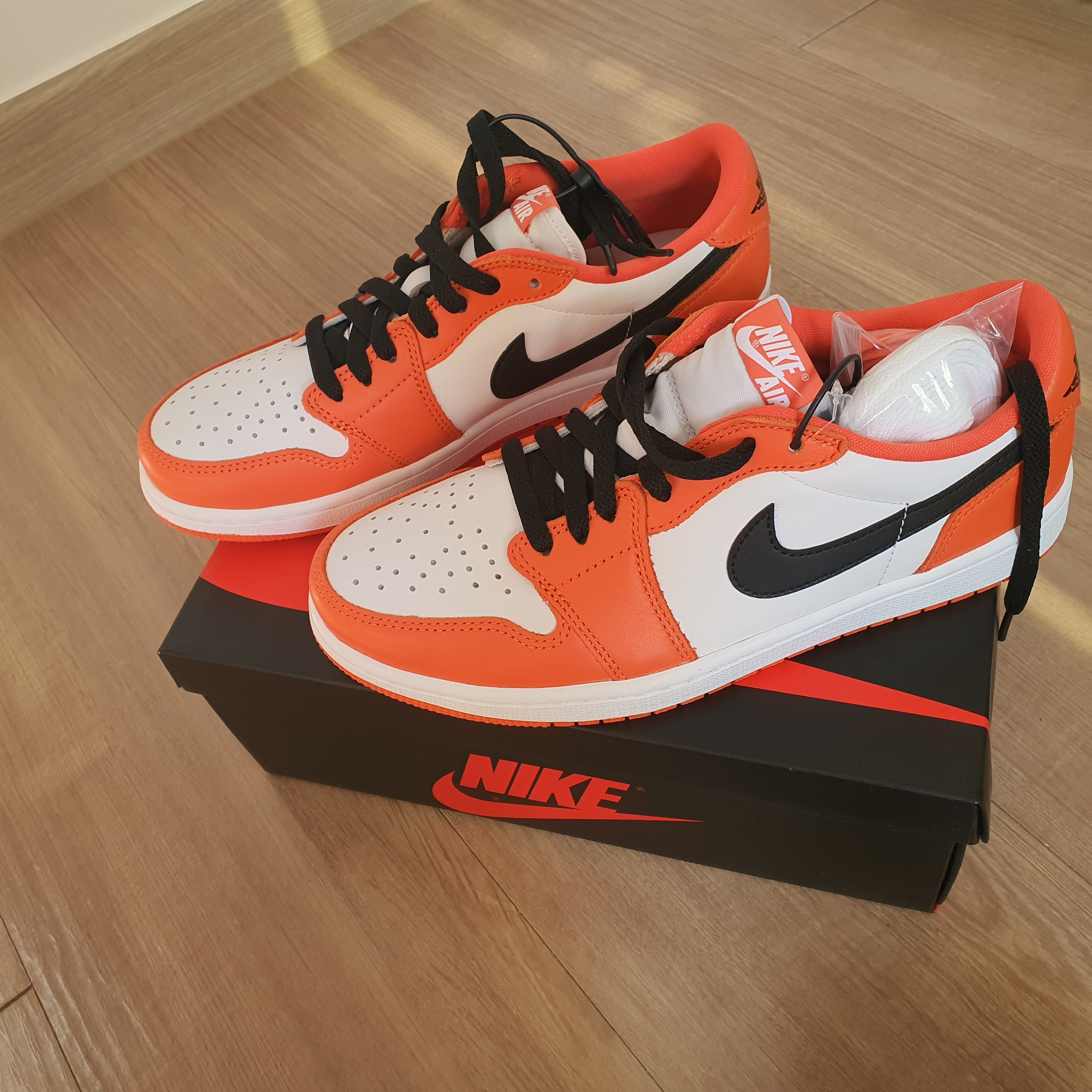 Jordan 1 Low OG Starfish 착용 스타일 - 3