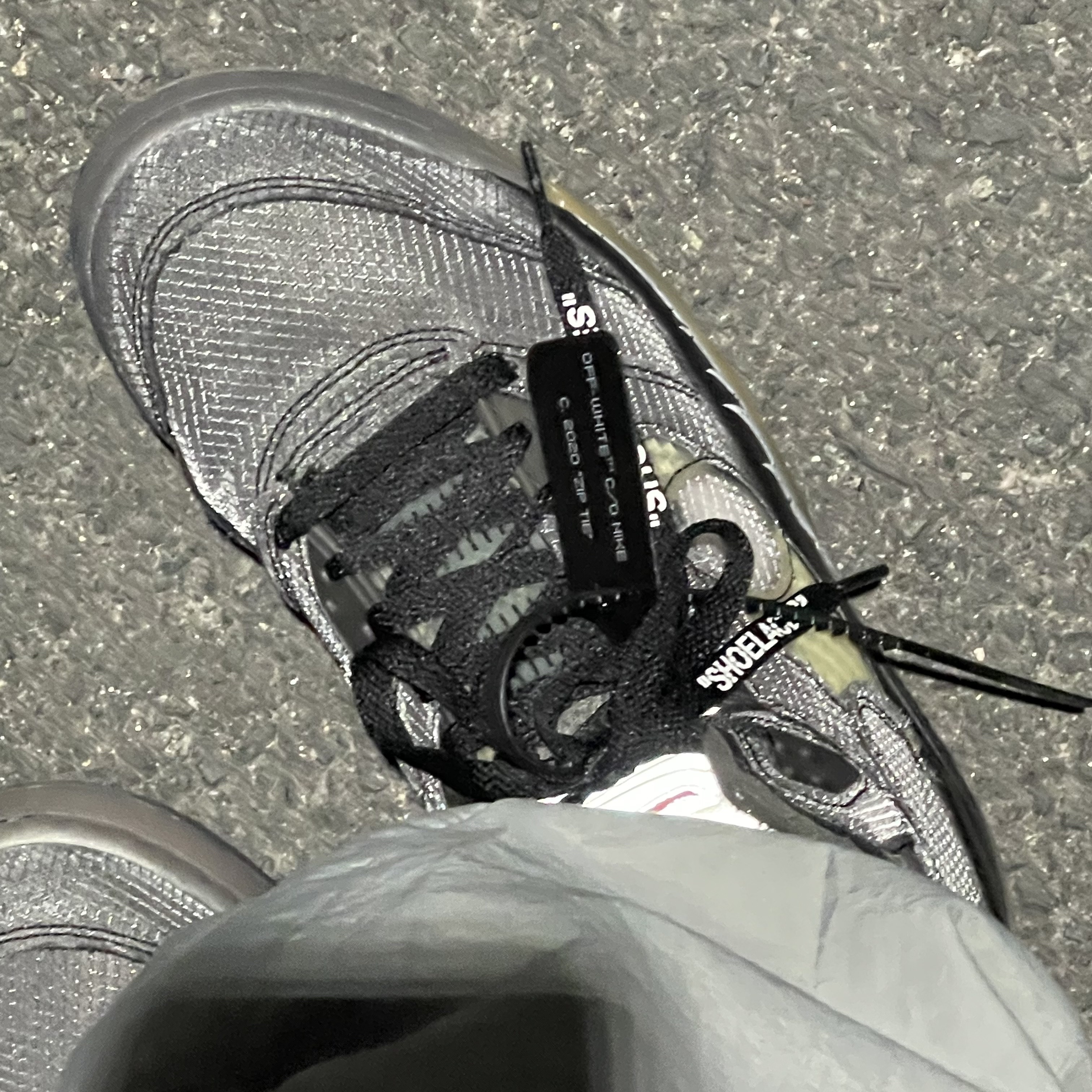 Jordan 5 x Off-White Retro SP Black Muslin 착용 스타일