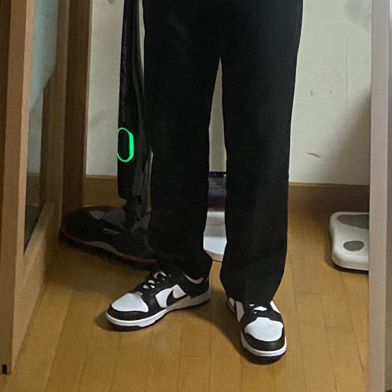 Nike Dunk Low Retro Black 착용 스타일 - 1