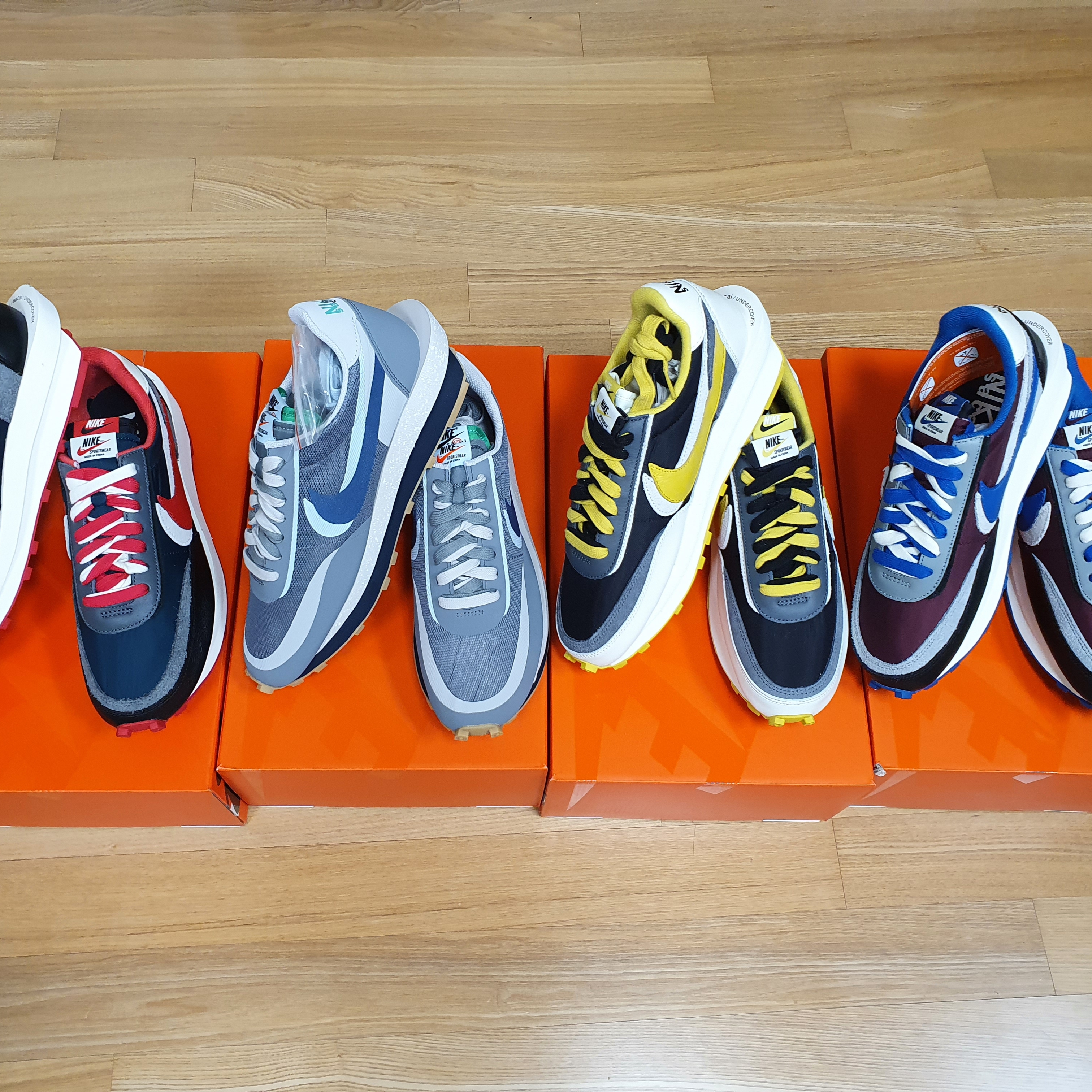 Nike x Sacai x Undercover LDWaffle Night Maroon Team Royal 착용 스타일