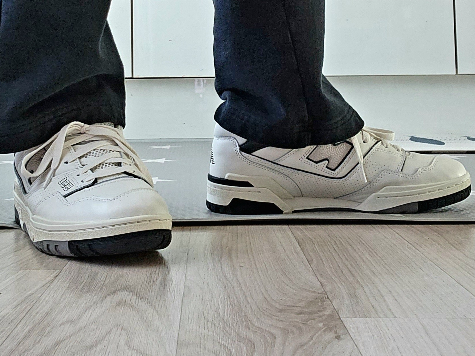 New Balance 550 White Grey - 2E Wide 착용 스타일