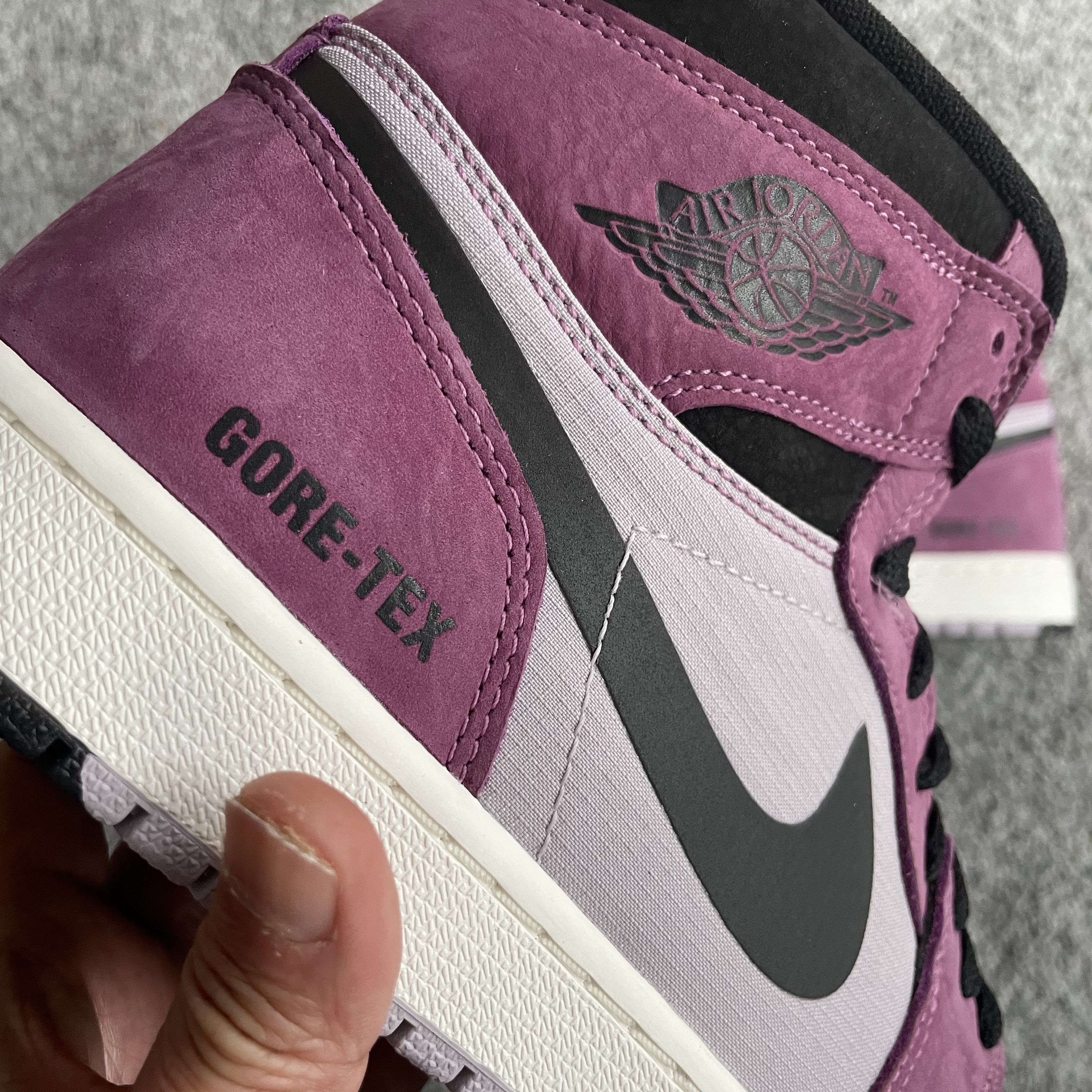 Jordan 1 Element Gore-Tex Berry 착용 스타일 - 2