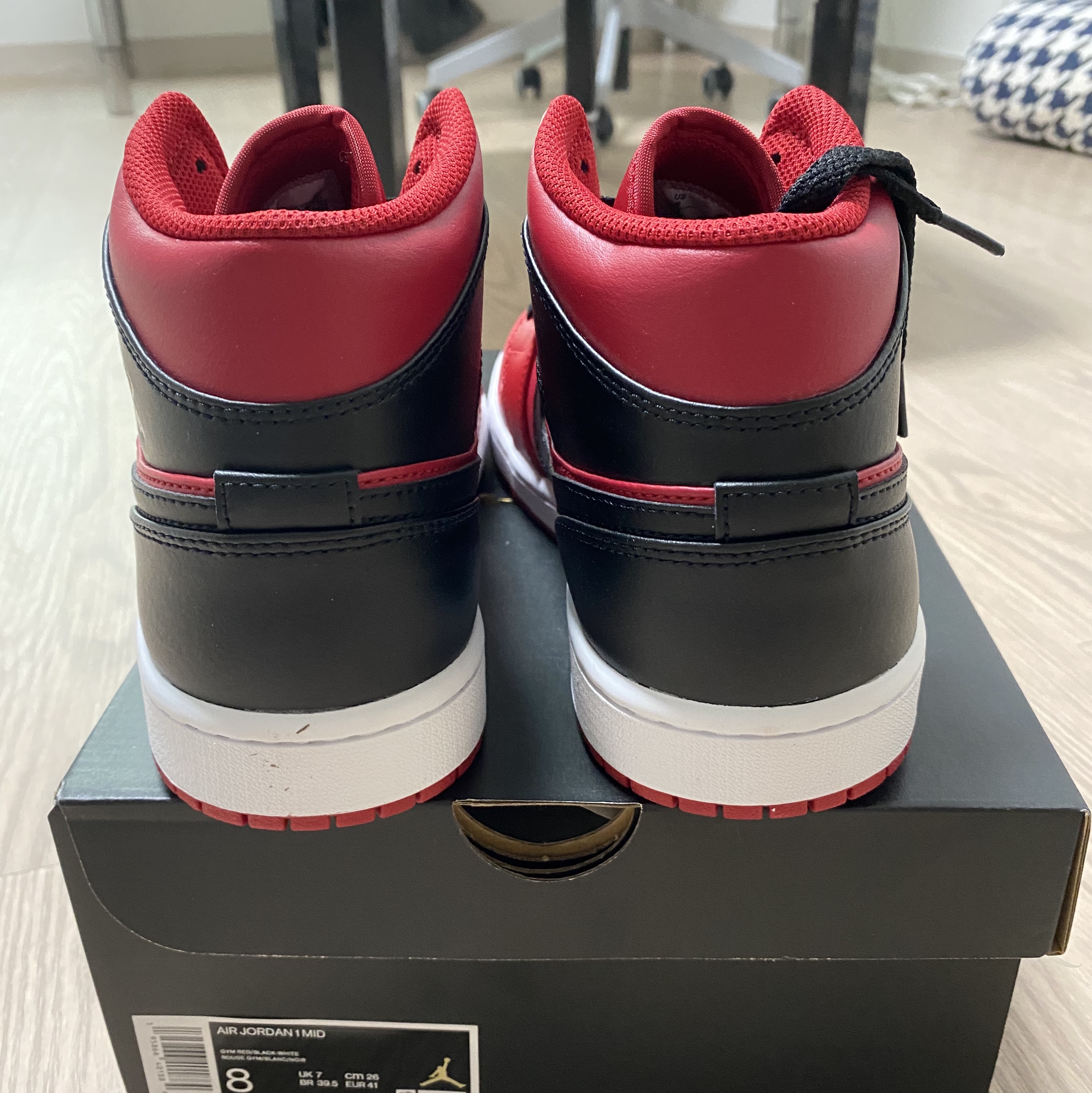 Jordan 1 Mid Reverse Bred 착용 스타일 - 1