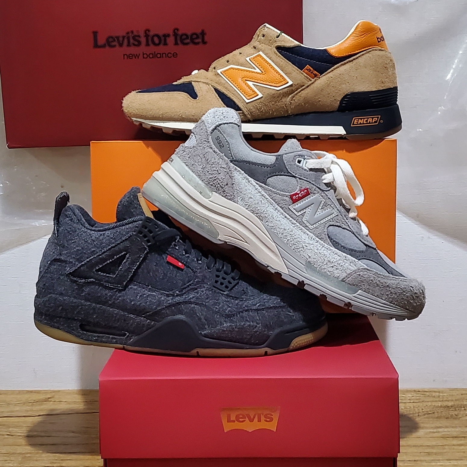 Jordan 4 x Levi's Retro Black Denim (Blank Tag), New Balance x Levi's 992 Made in USA Grey (Levi's Tag) 착용 스타일 - 1
