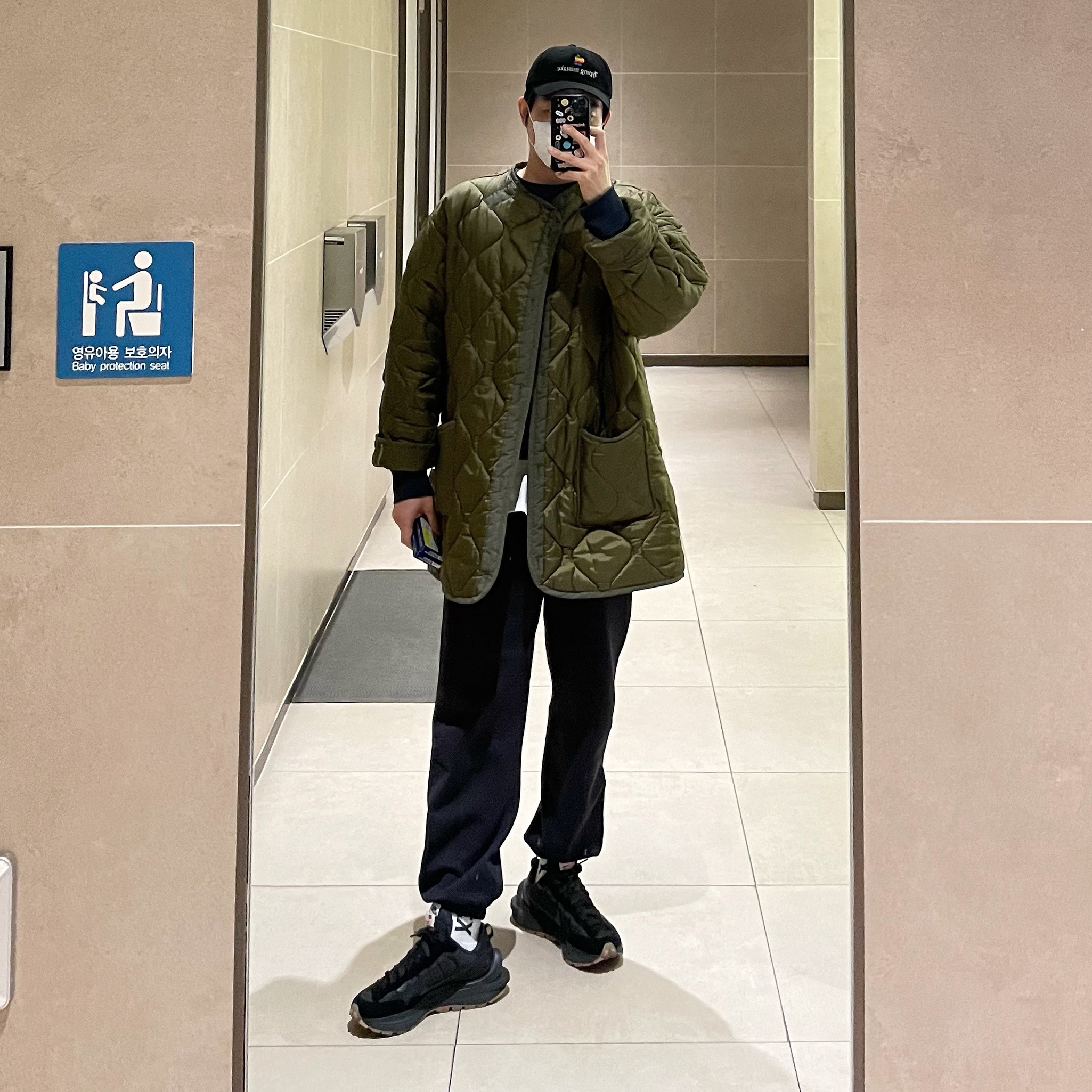 Nike x Sacai VaporWaffle Black and Gum 착용 스타일 - 1