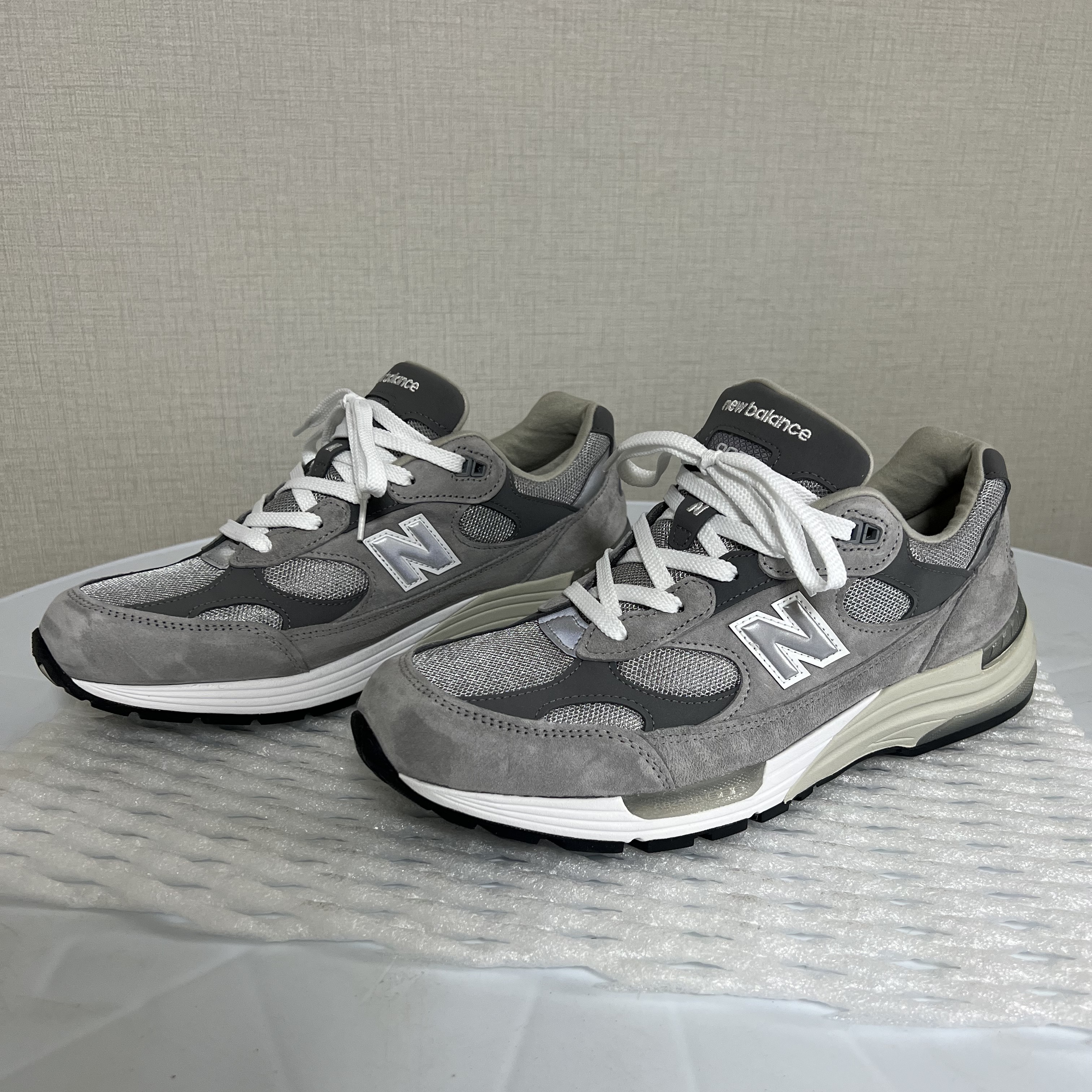 New Balance 992 Made in USA Grey - D Standard 착용 스타일 - 3