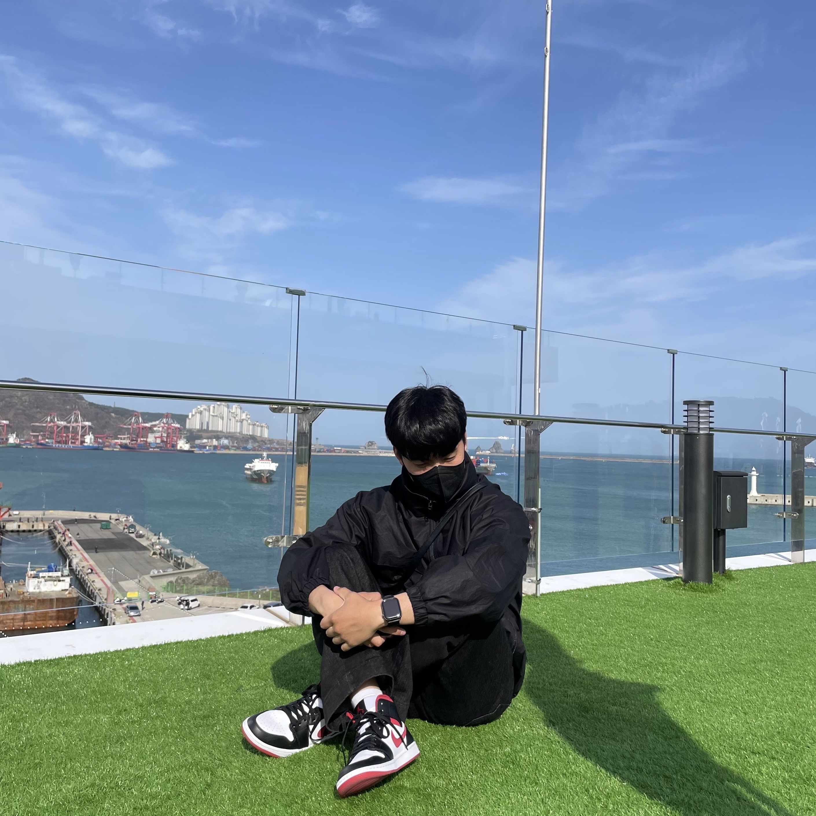 Jordan 1 Mid Gym Red Black White 착용 스타일
