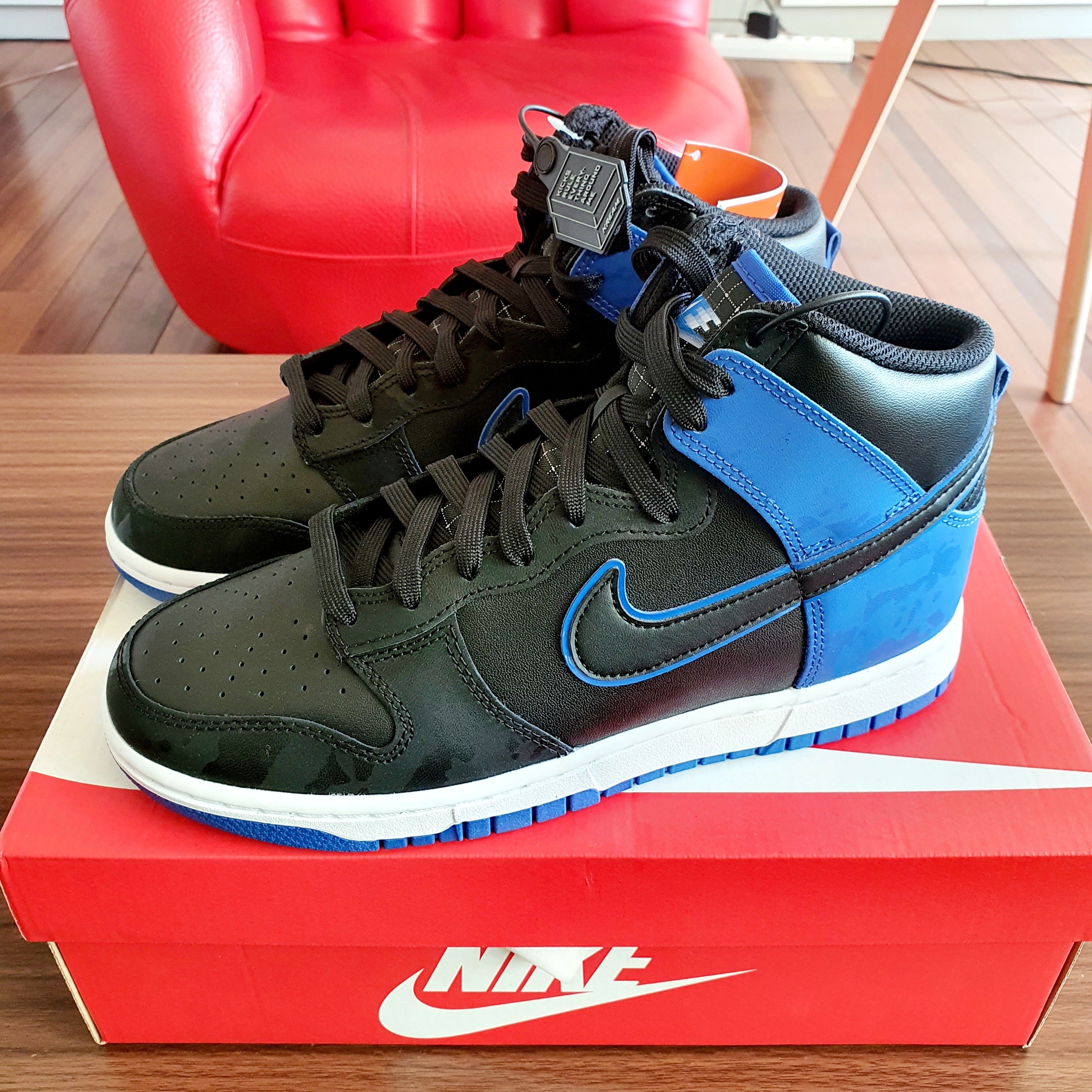Nike Dunk High Retro SE Camo Black Royal 착용 스타일