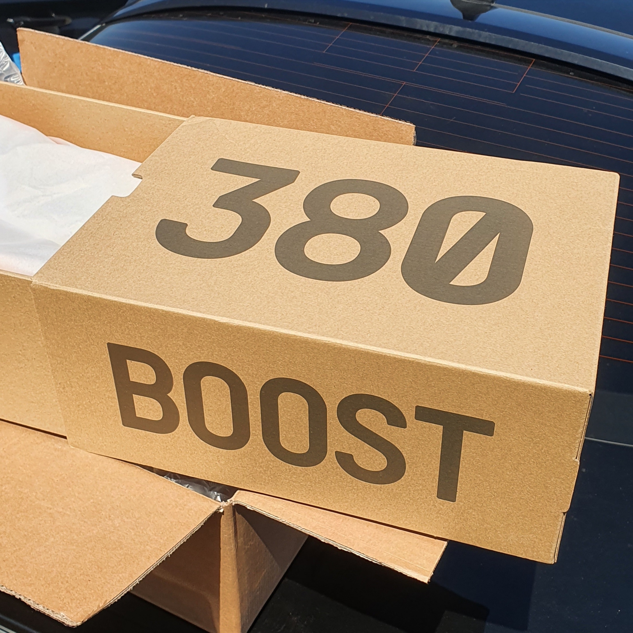 Adidas Yeezy Boost 380 Yecoraite - Reflective 착용 스타일 - 1