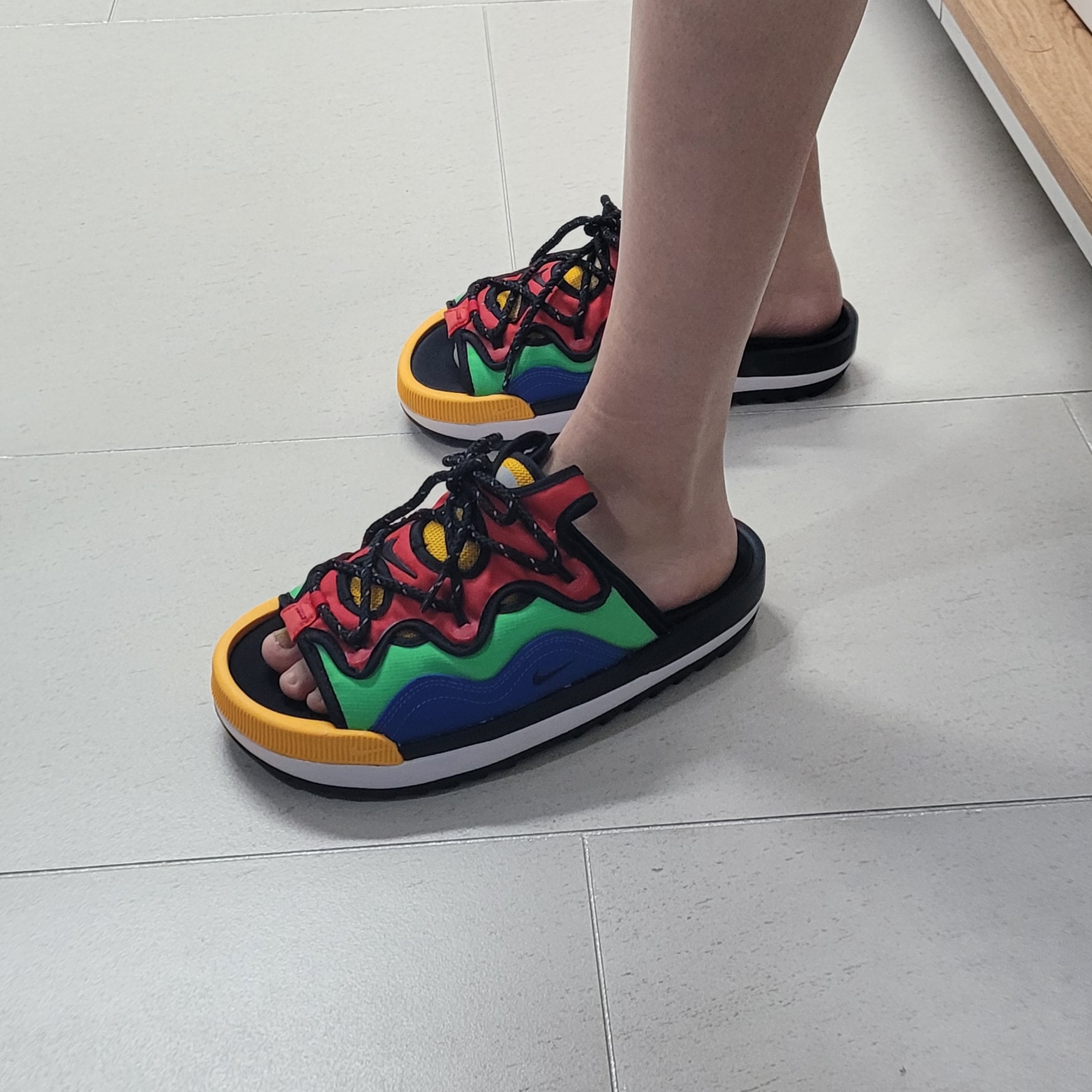 Nike x UNO Offline 2.0 PRM QS Multi-Color 착용 스타일