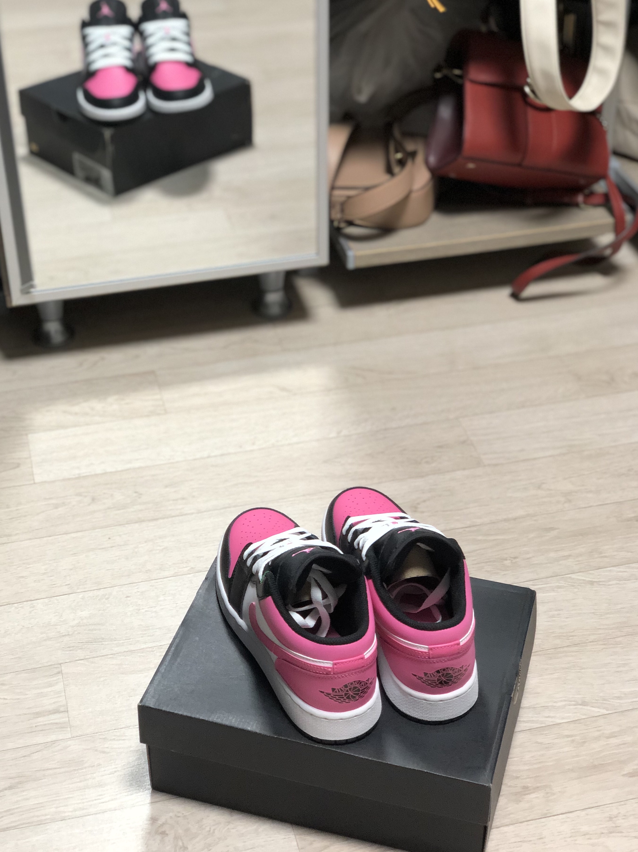 (GS) Jordan 1 Low Pinksicle 착용 스타일 - 2