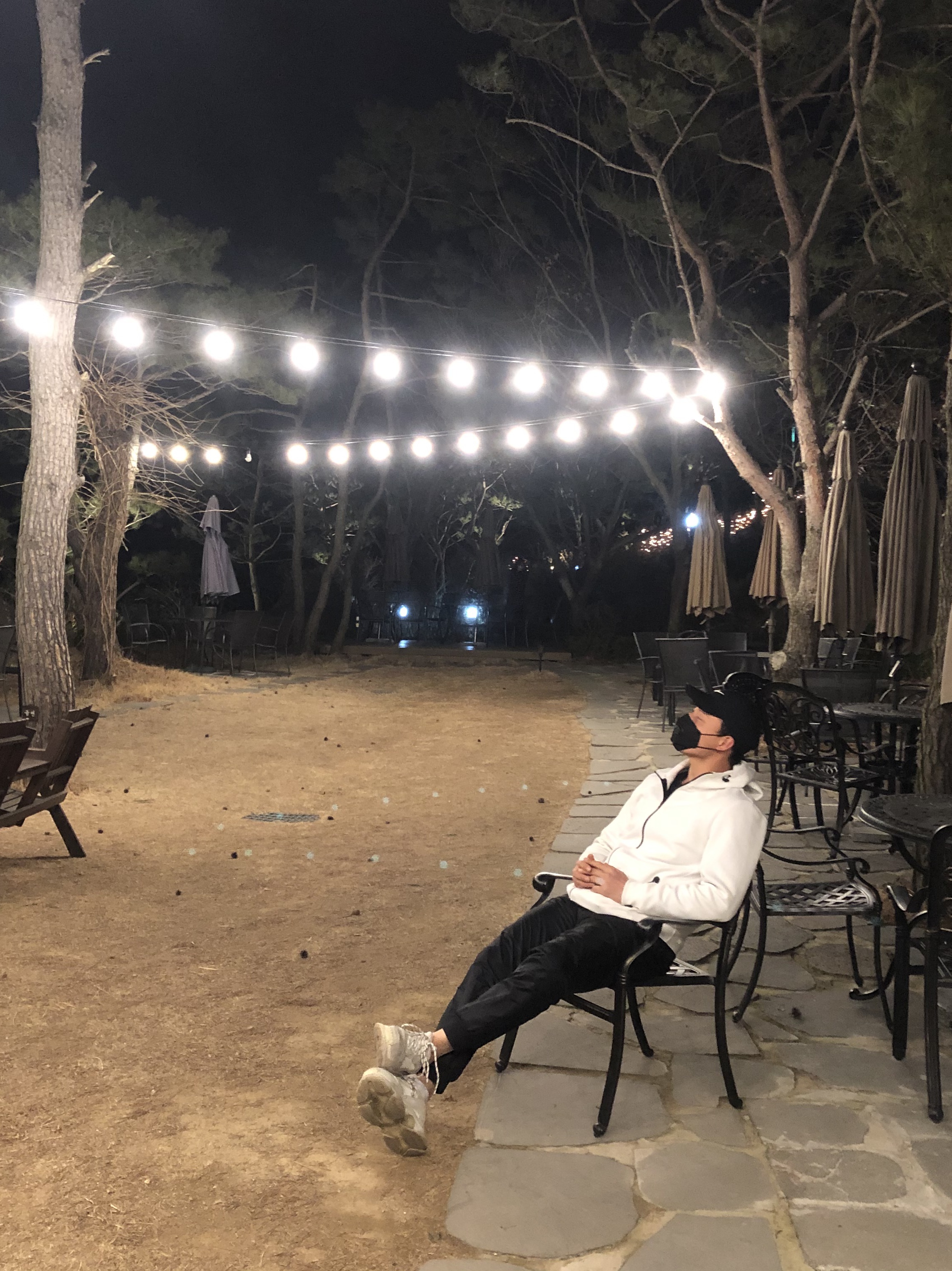 Balenciaga Triple S White 2018 착용 스타일
