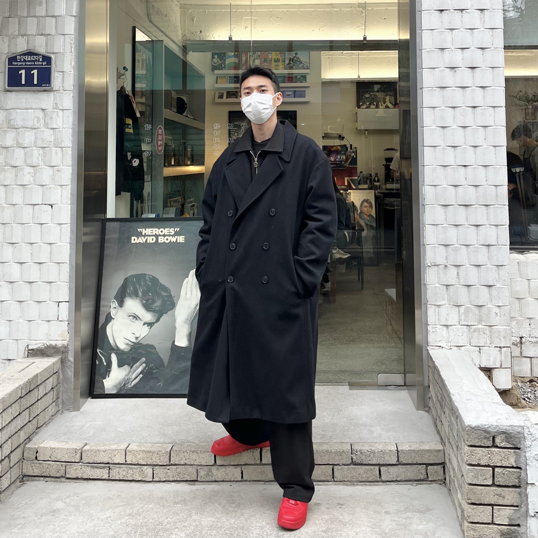 Nike Air Force 1 '07 LV8 Low 1 Triple Red 착용 스타일 - 2