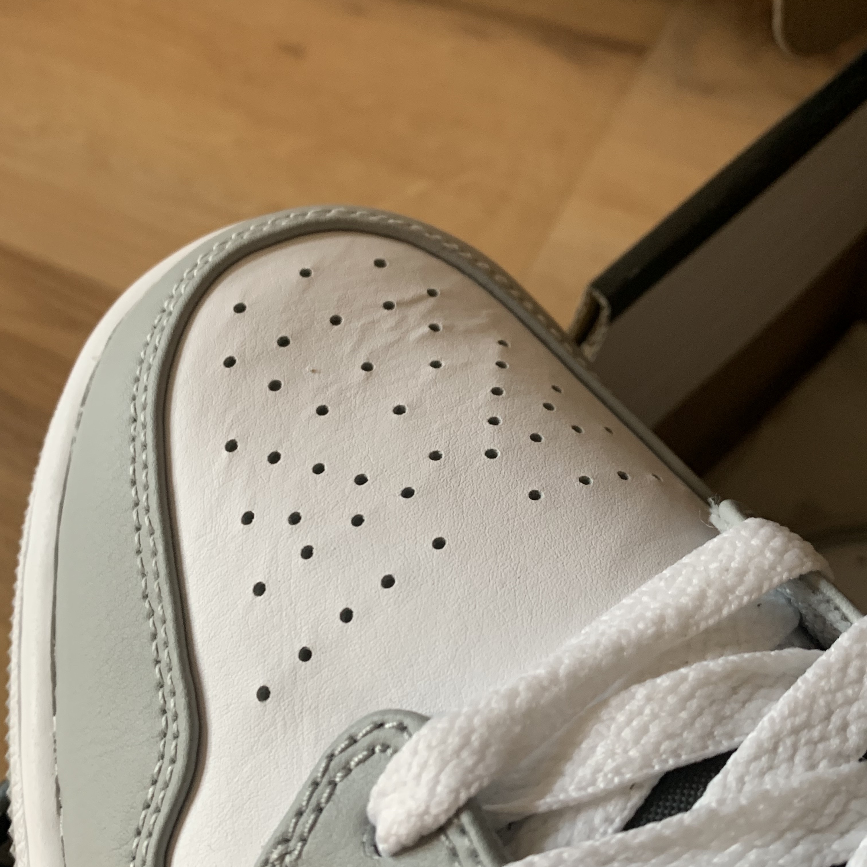 Jordan 1 Mid Light Smoke Grey Anthracite 착용 스타일