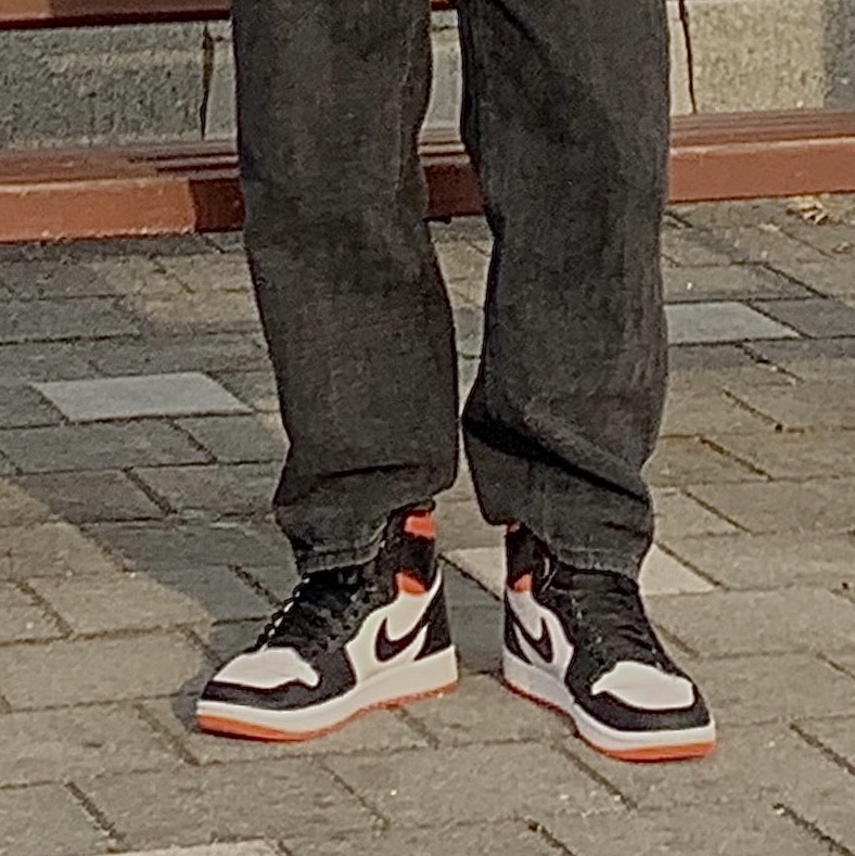 Jordan 1 Retro High OG Electro Orange 착용 스타일