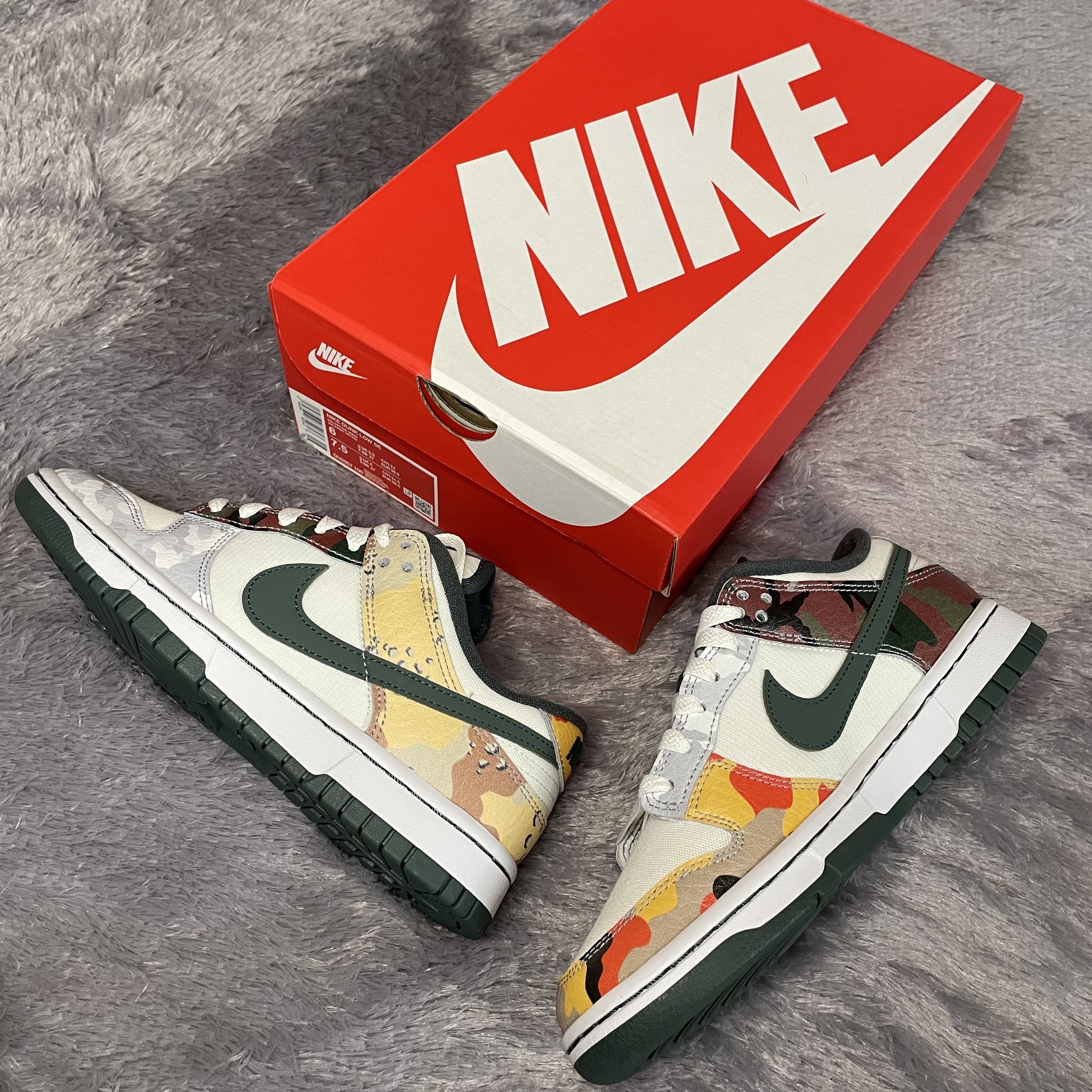 Nike Dunk Low SE Sail Multi Camo 착용 스타일