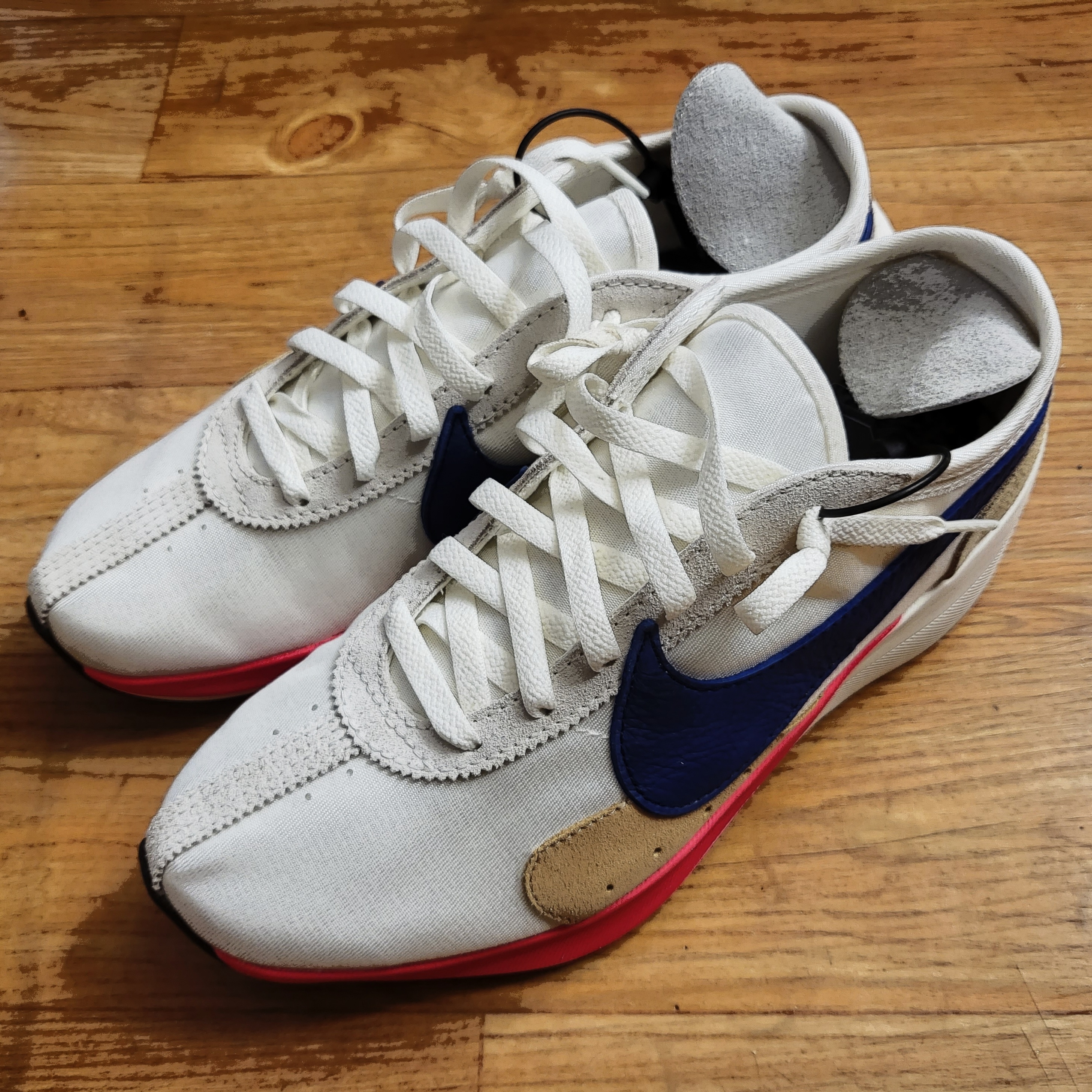 Nike Moon Racer Sail Solar Blue, Nike Moon Racer Mountain Blue Team Orange 착용 스타일 - 2
