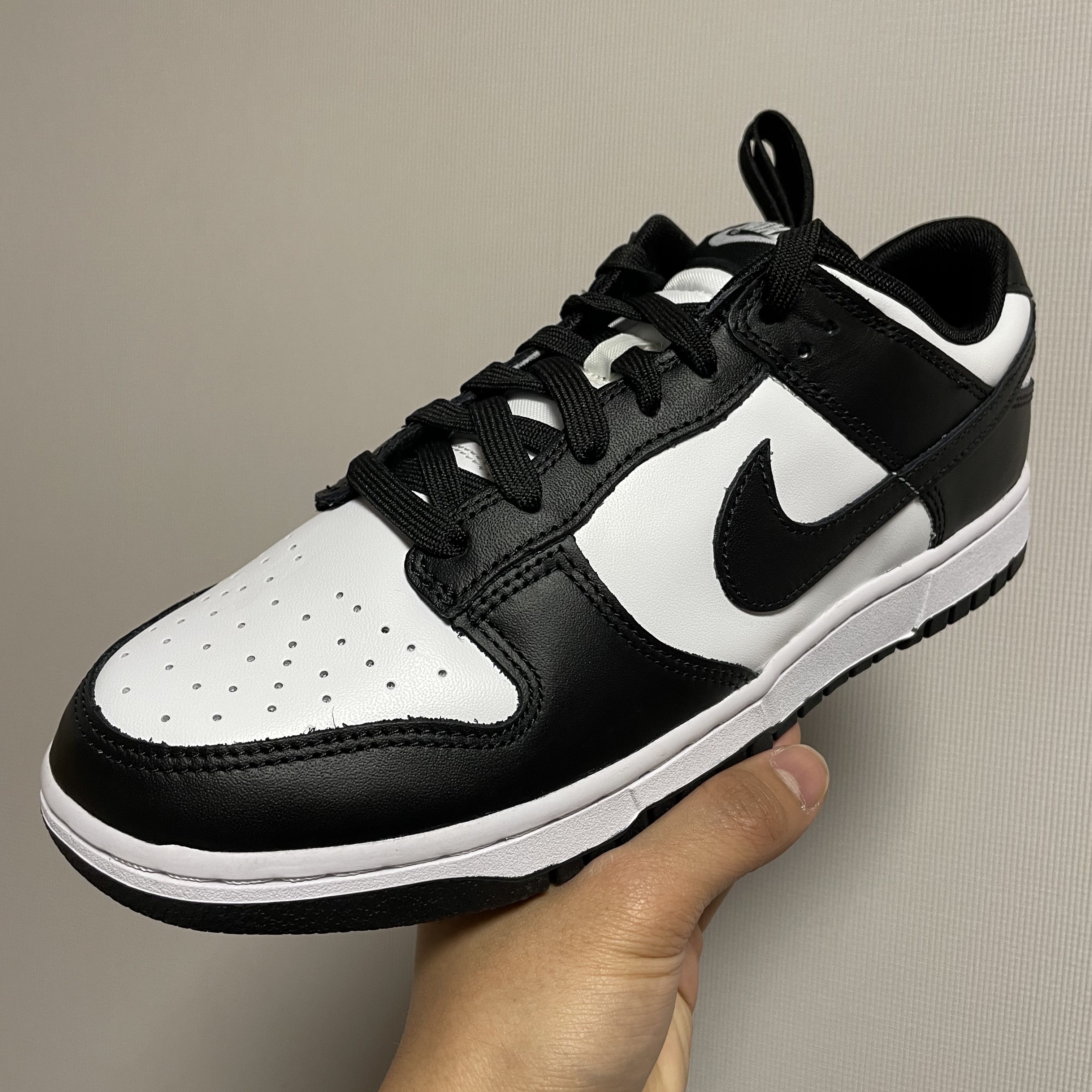 Nike Dunk Low Retro Black 착용 스타일