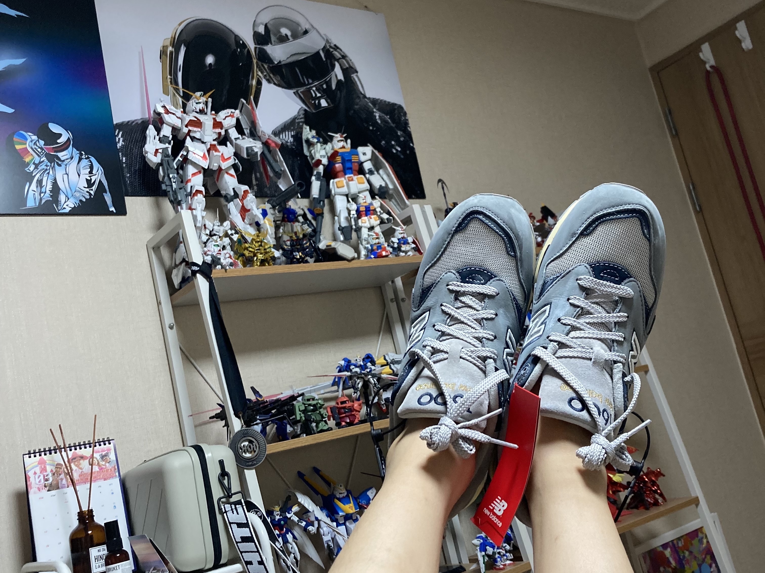 New Balance 1600 Premium Vintage Grey 착용 스타일 - 1