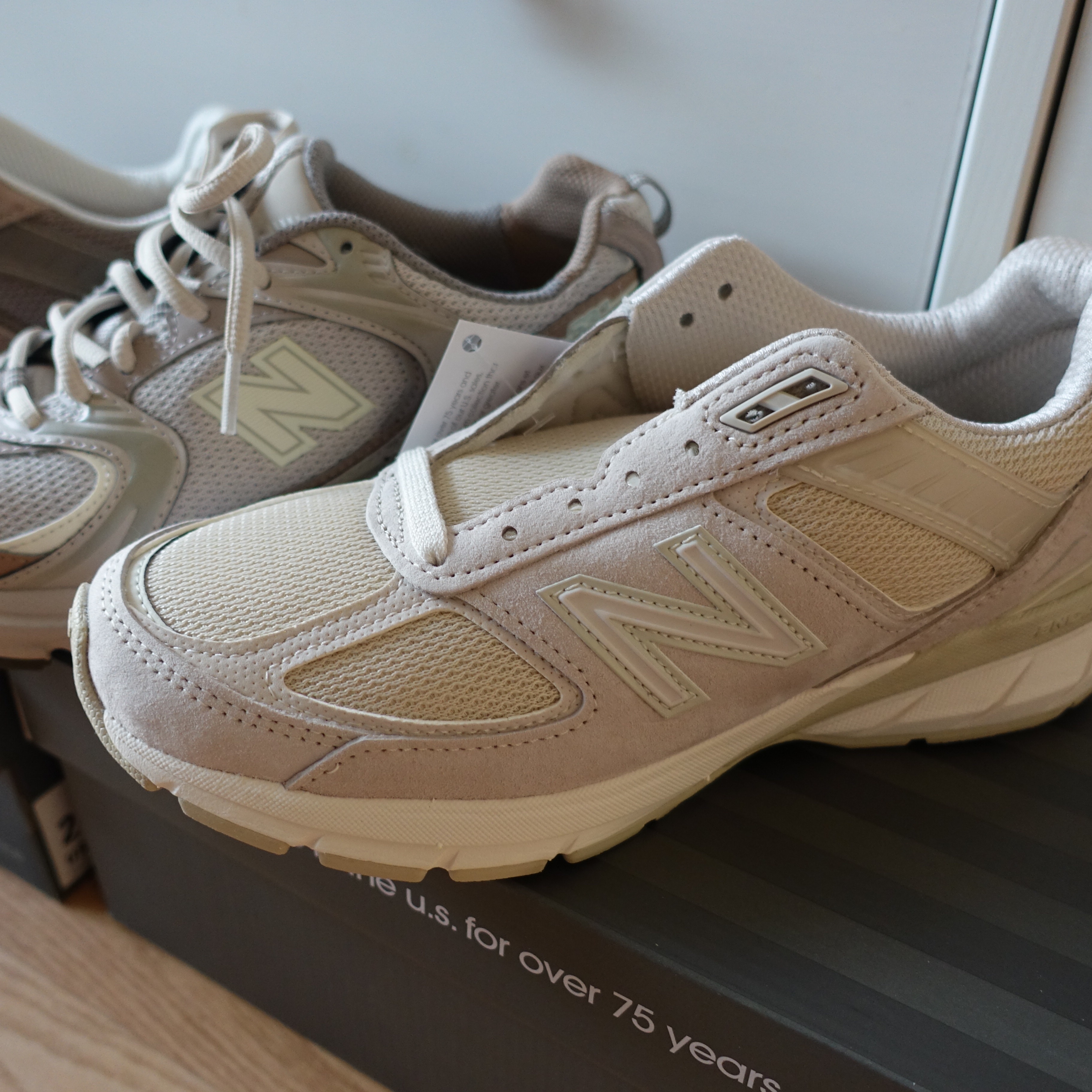 New Balance x Slow Steady Club 990v5 Made in USA Brown, New Balance 530 Mars 착용 스타일 - 2