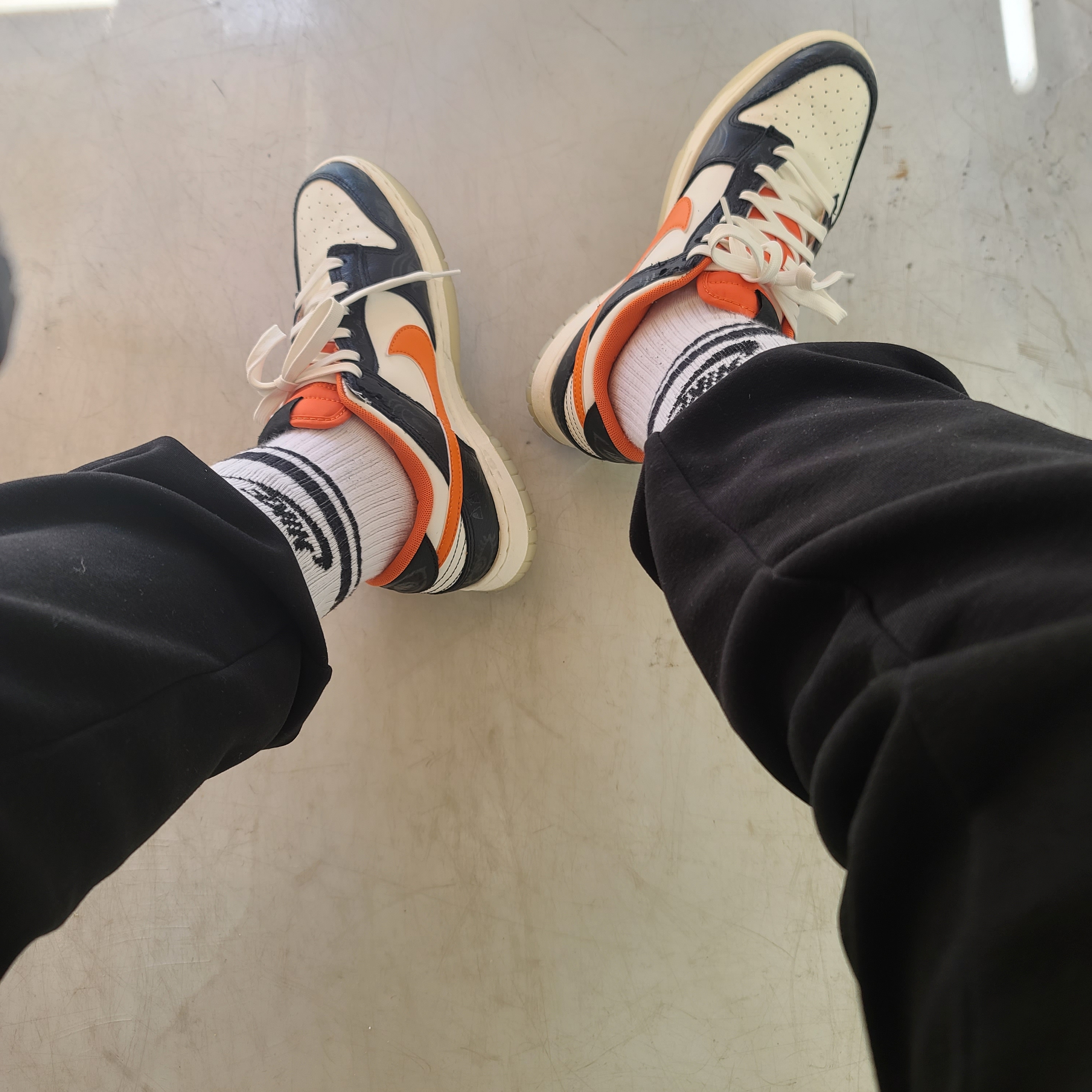 Nike Dunk Low Retro PRM Halloween 착용 스타일