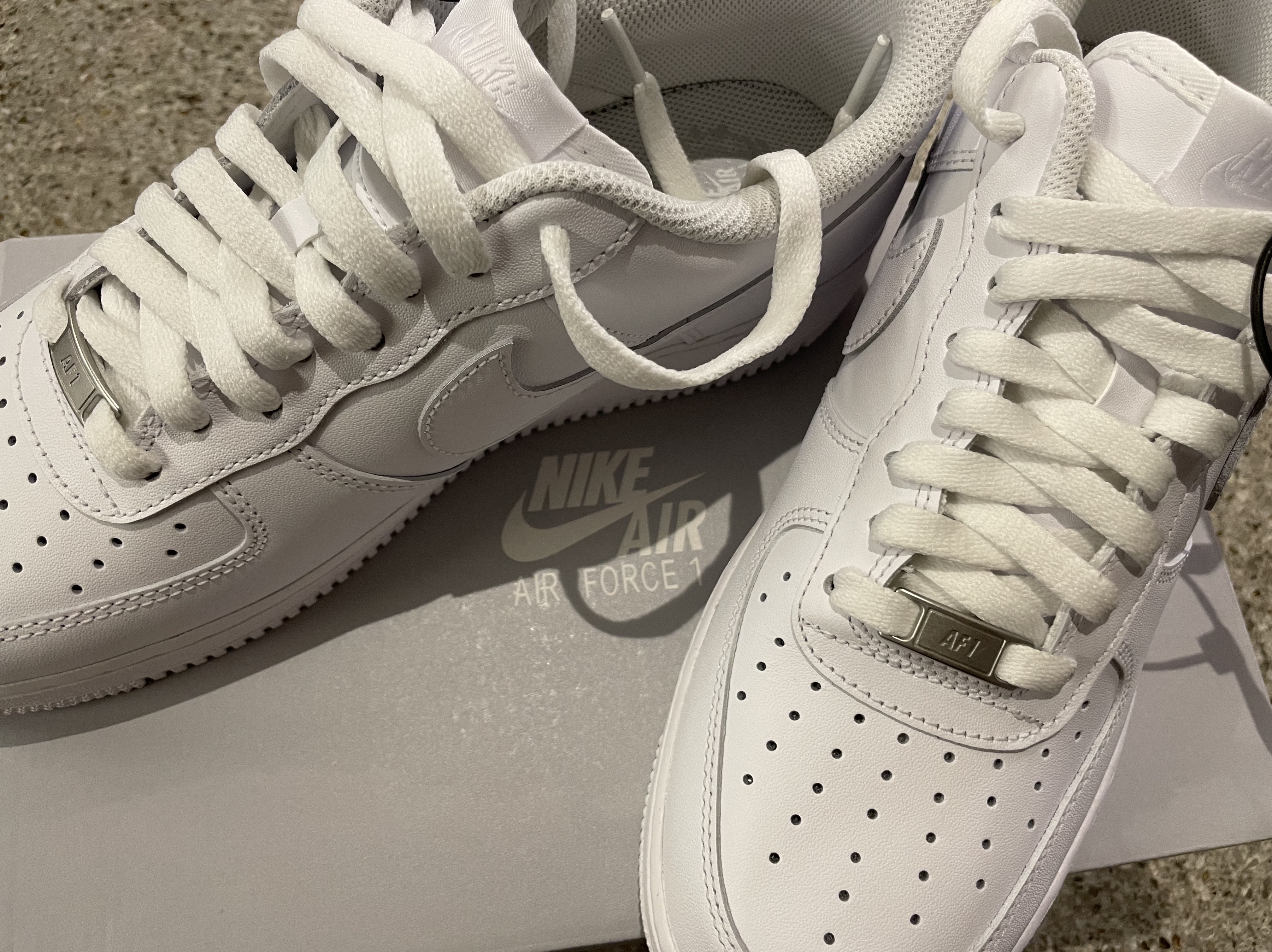Nike Air Force 1 '07 Low White 착용 스타일 - 2