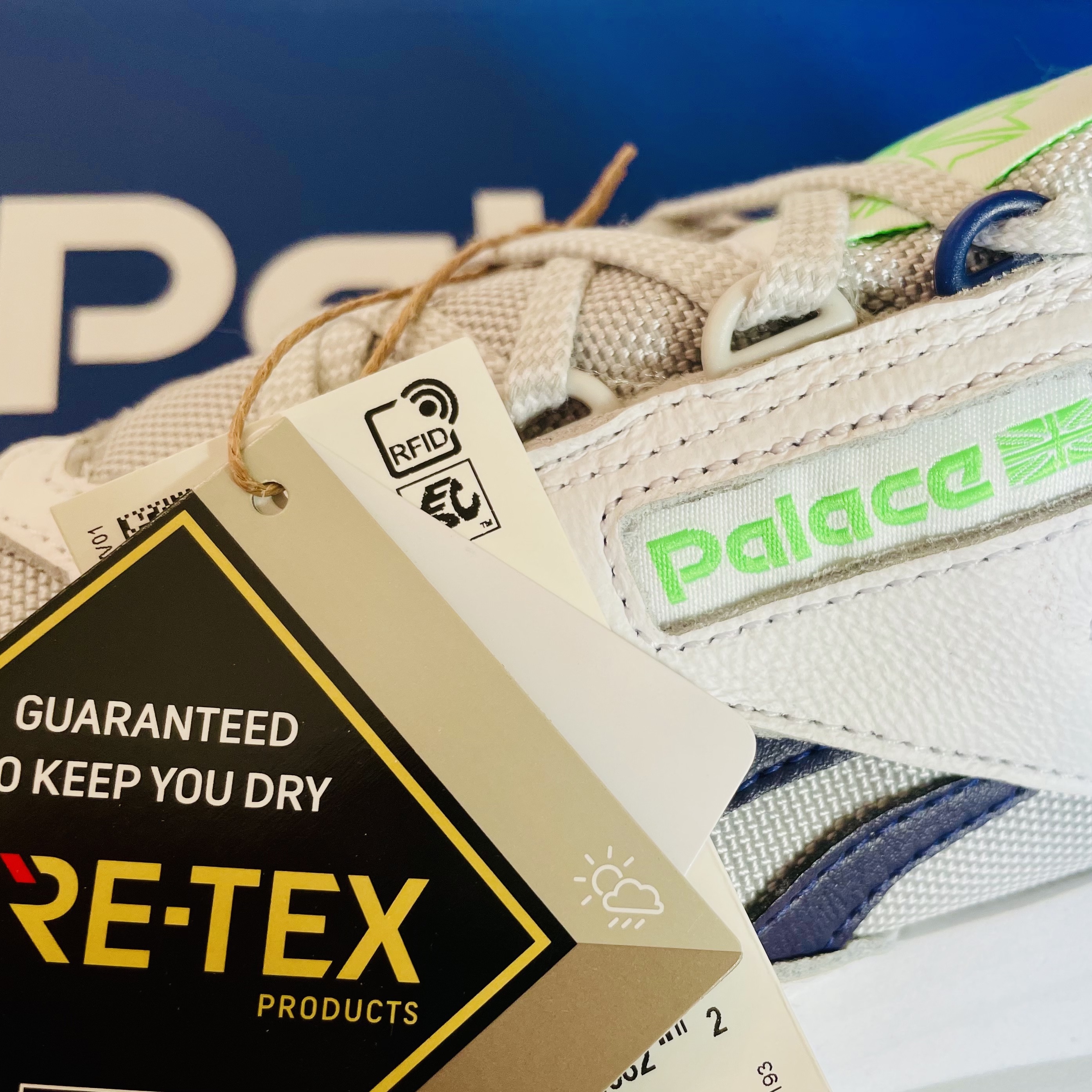 Reebok x Palace Victory G White 착용 스타일 - 2