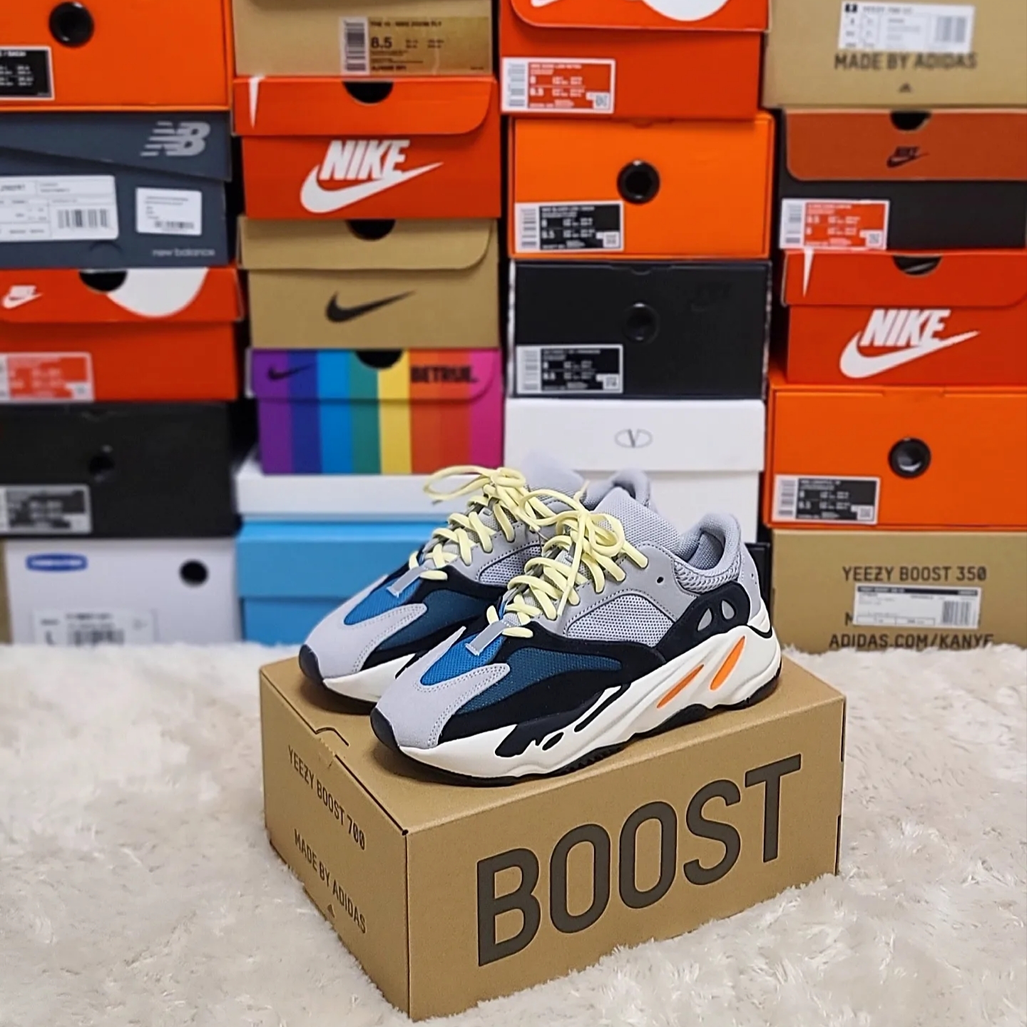 Adidas Yeezy Boost 700 Wave Runner Solid Grey 2021/2022 착용 스타일