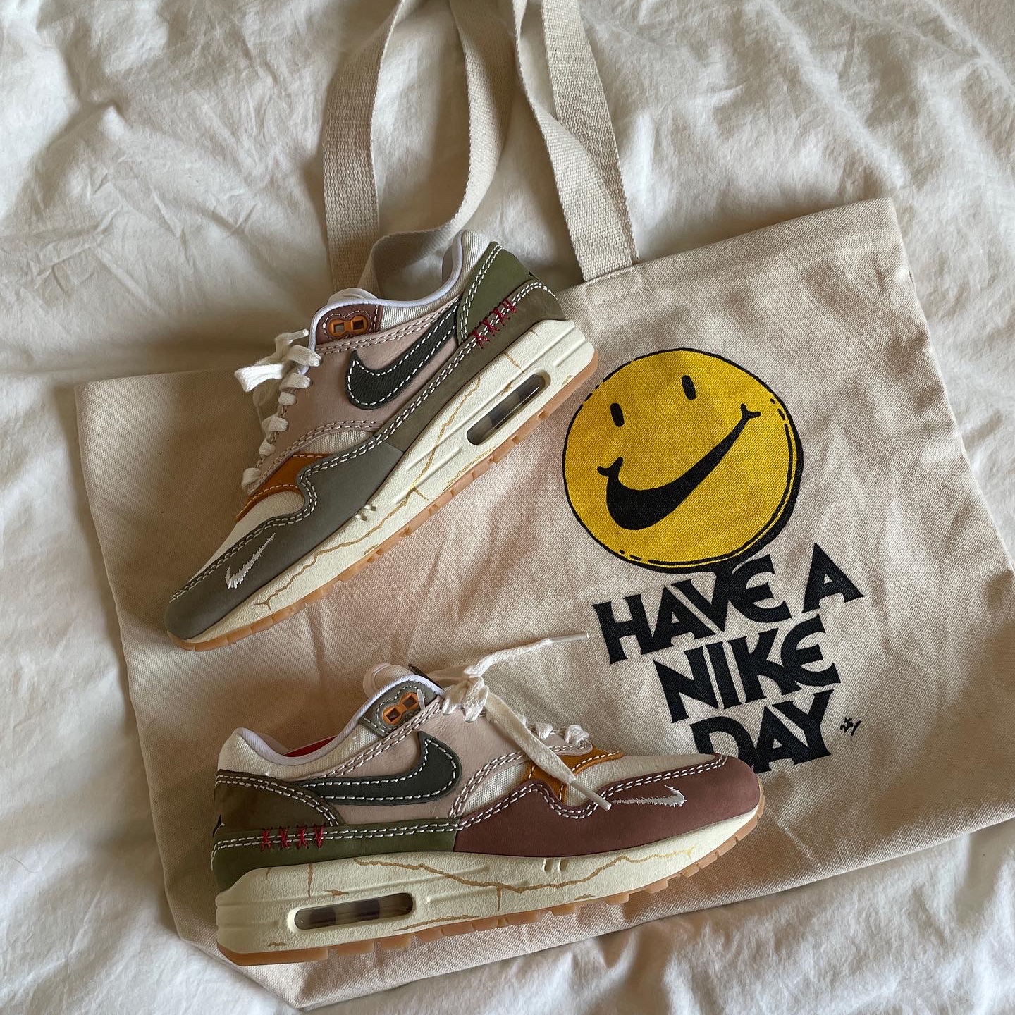 (W) Nike Air Max 1 Premium Wabisabi 착용 스타일 - 2