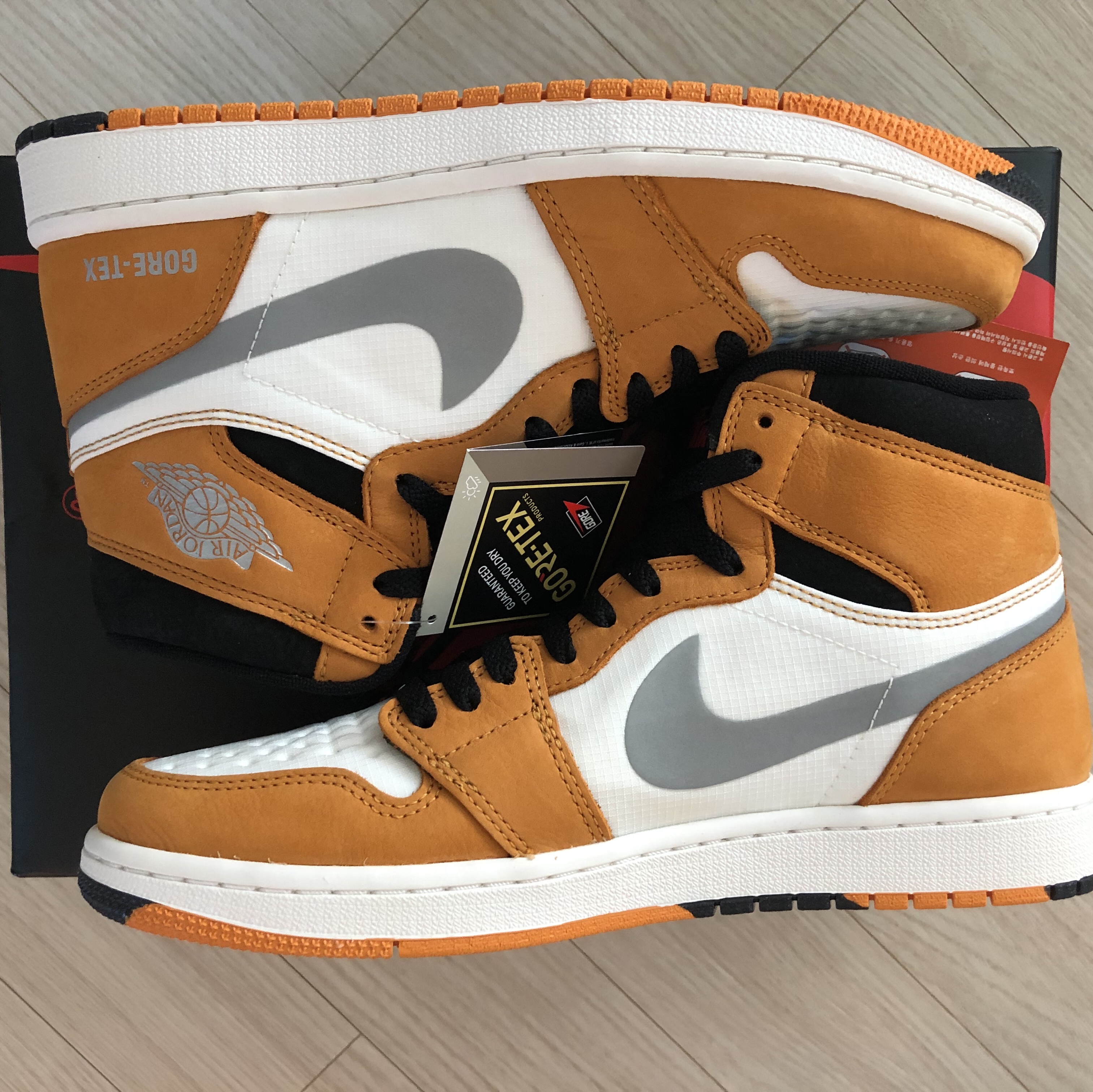 Jordan 1 Element Gore-Tex Light Curry 착용 스타일 - 1