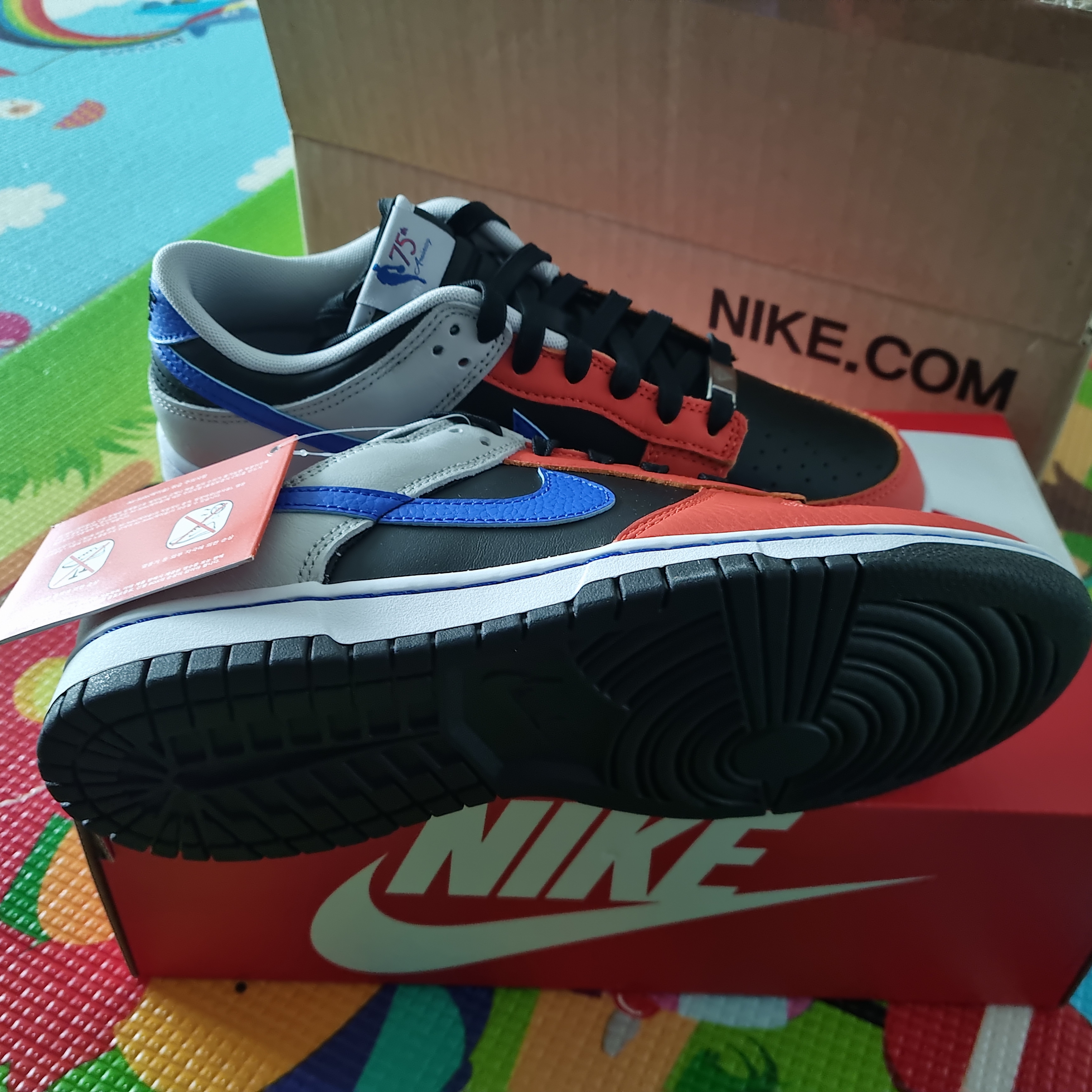 Nike x NBA Dunk Low Retro EMB Racer Blue and Orange 착용 스타일 - 2