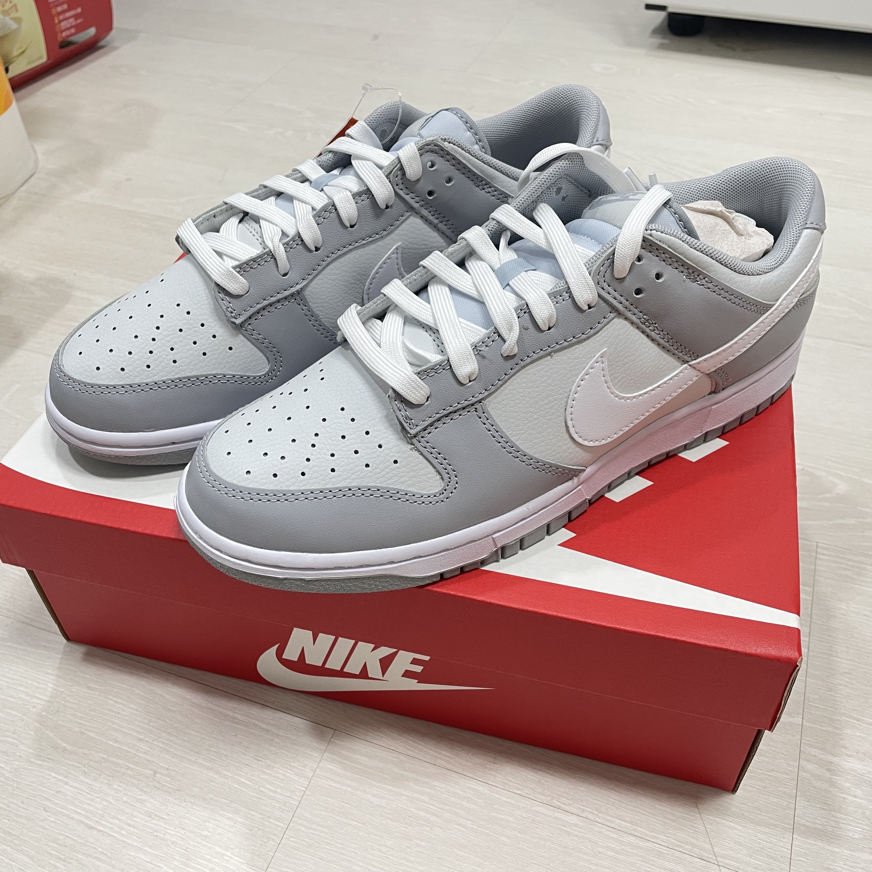 Nike Dunk Low Retro Wolf Grey 착용 스타일