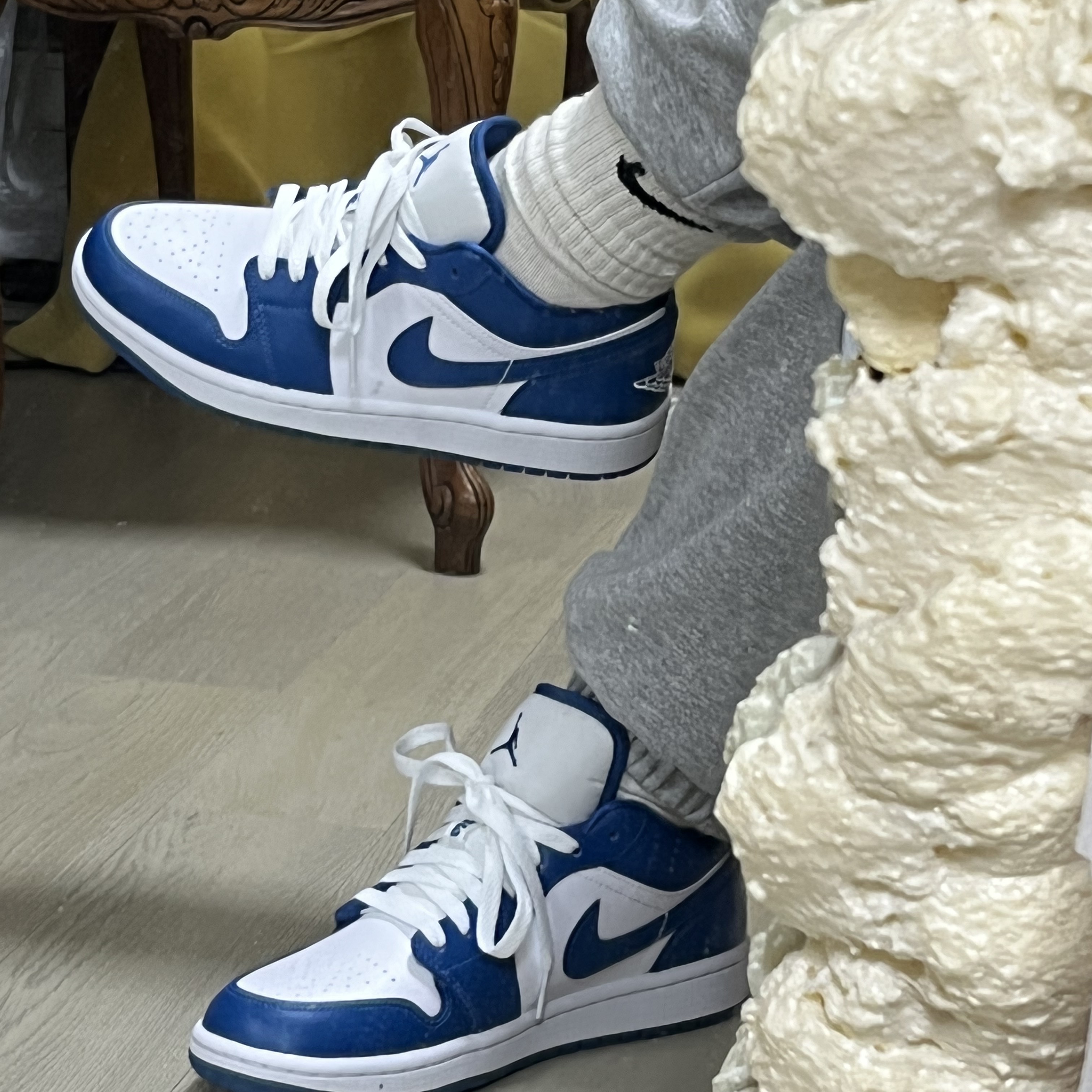 (W) Jordan 1 Low White Dark Marina Blue 착용 스타일 - 3