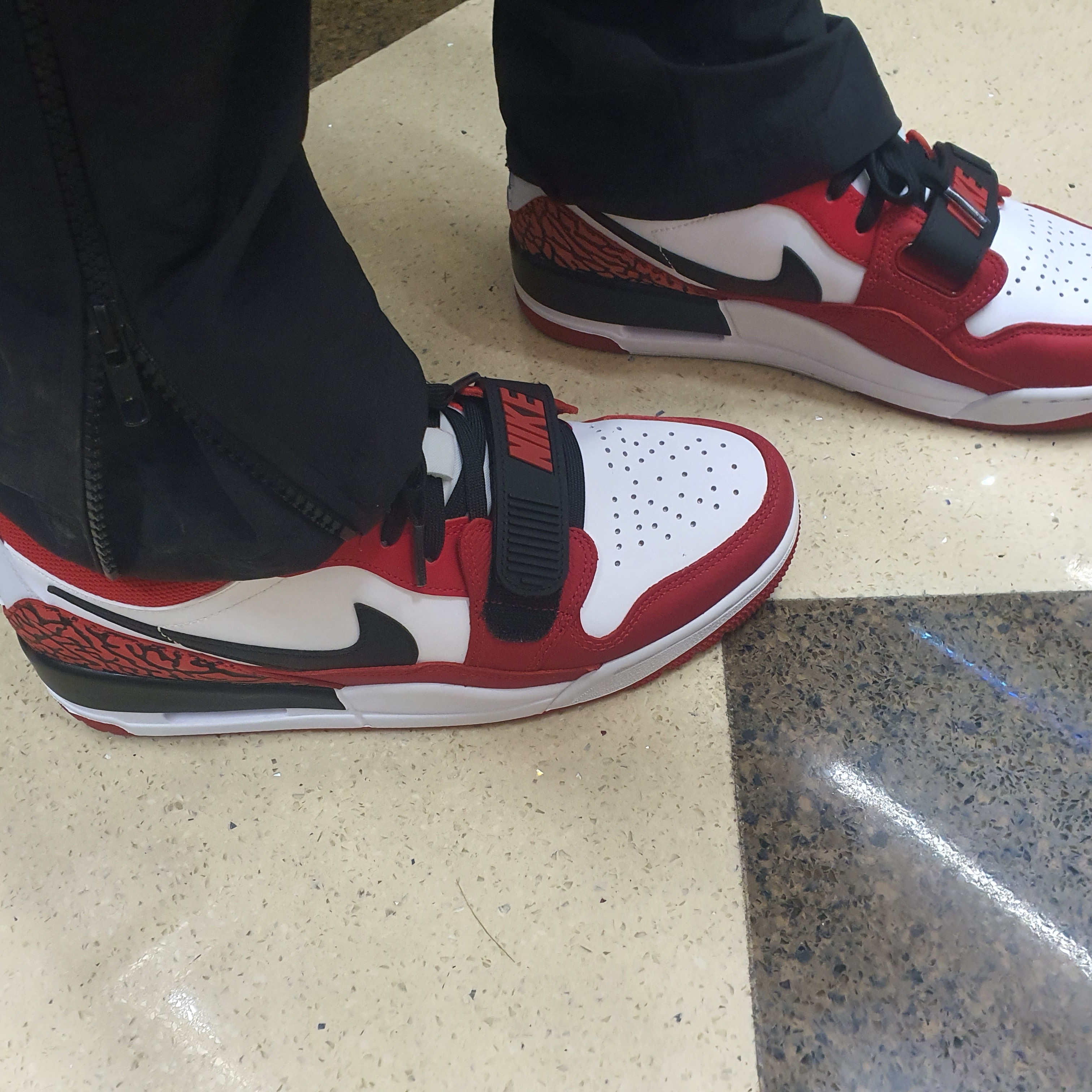 Jordan Legacy 312 Low Chicago 2022 착용 스타일 - 2