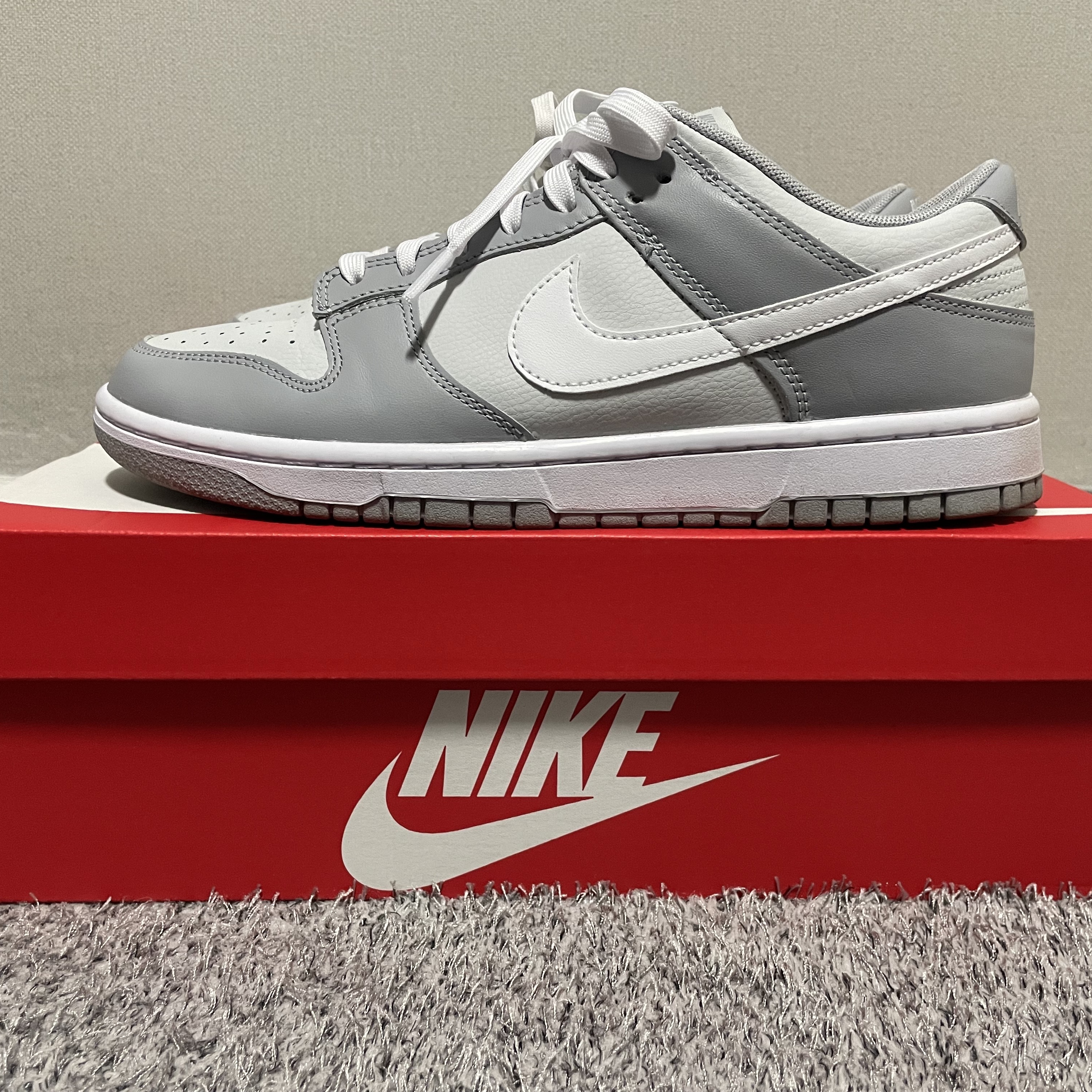 Nike Dunk Low Retro Wolf Grey 착용 스타일 - 1