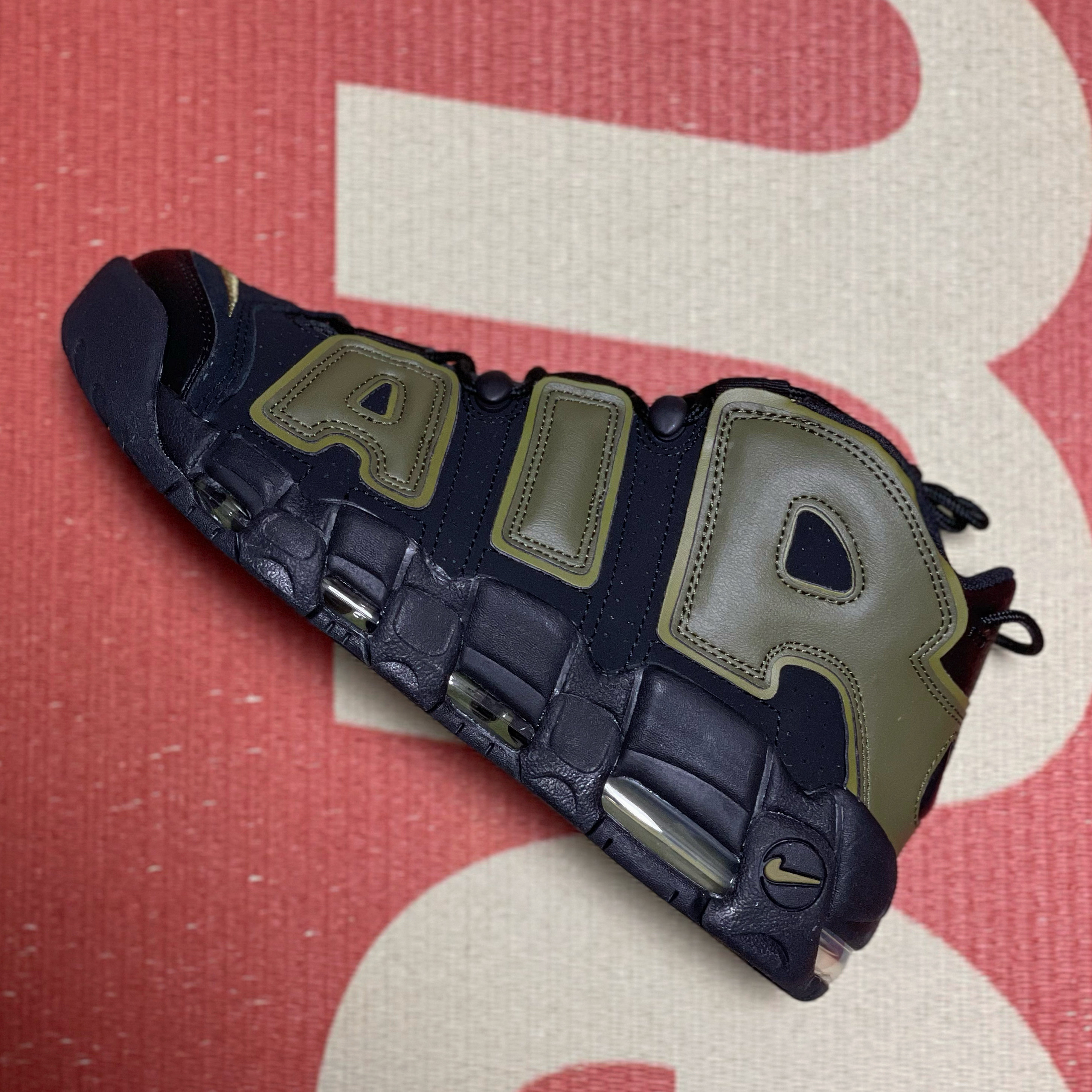 Nike Air More Uptempo 96 Rough Green 착용 스타일